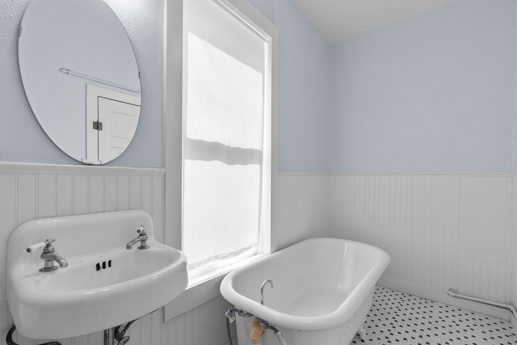 610 E Weatherford Street