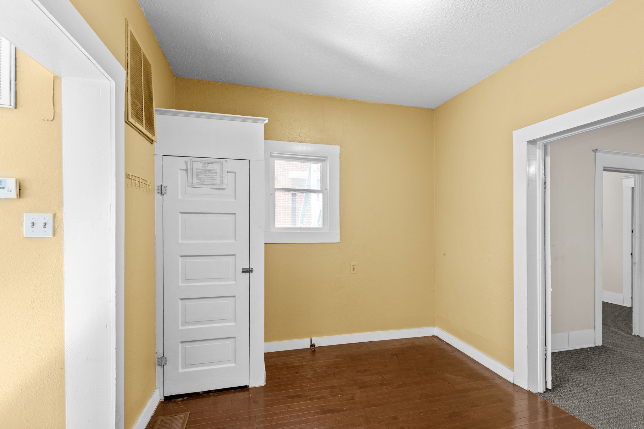 610 E Weatherford Street