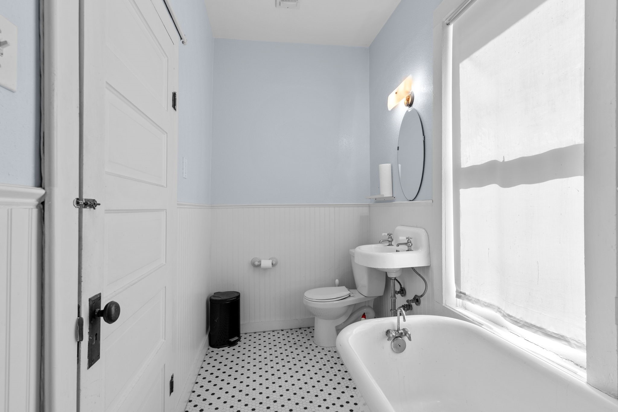 610 E Weatherford Street