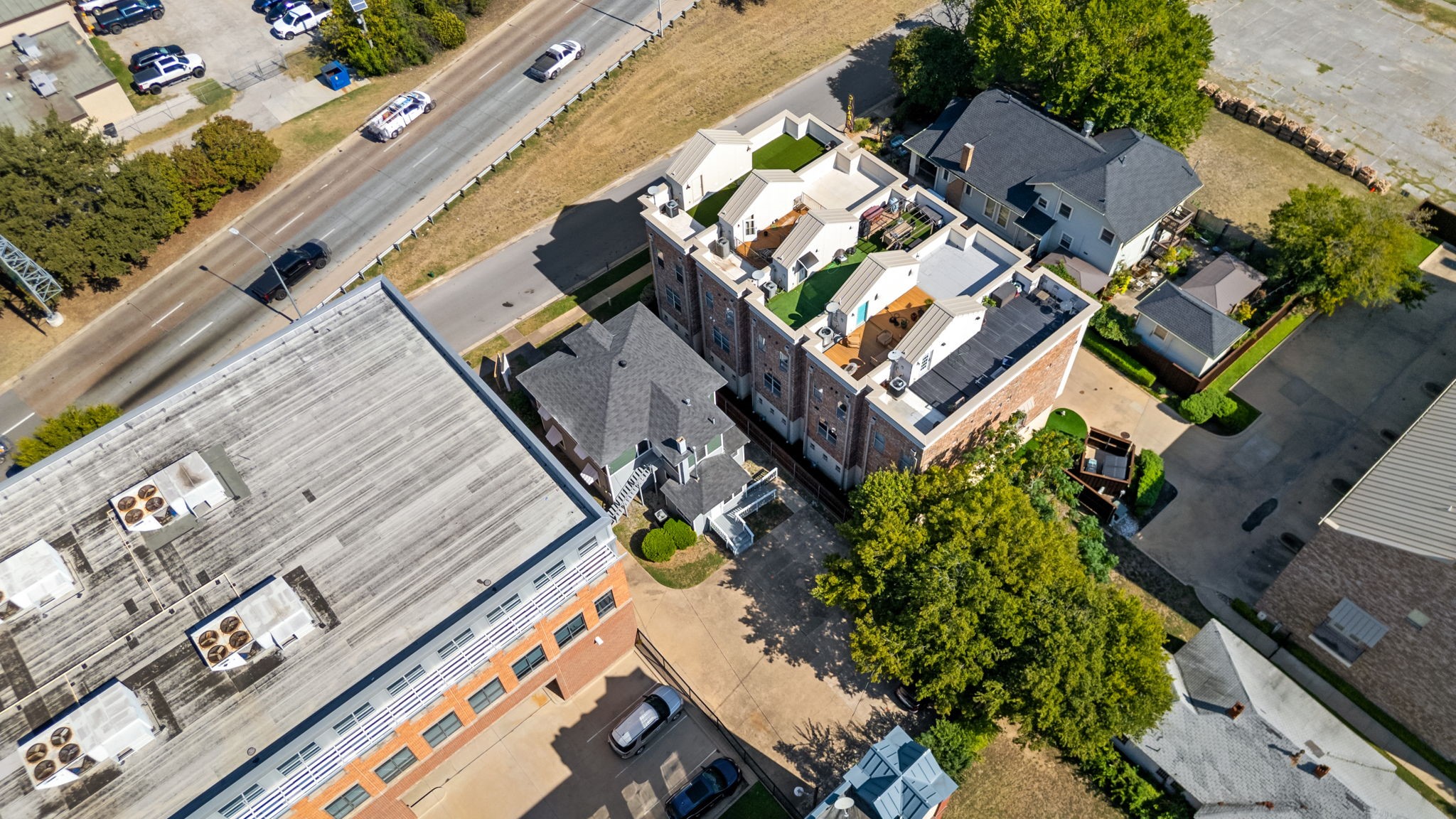 610 E Weatherford Street