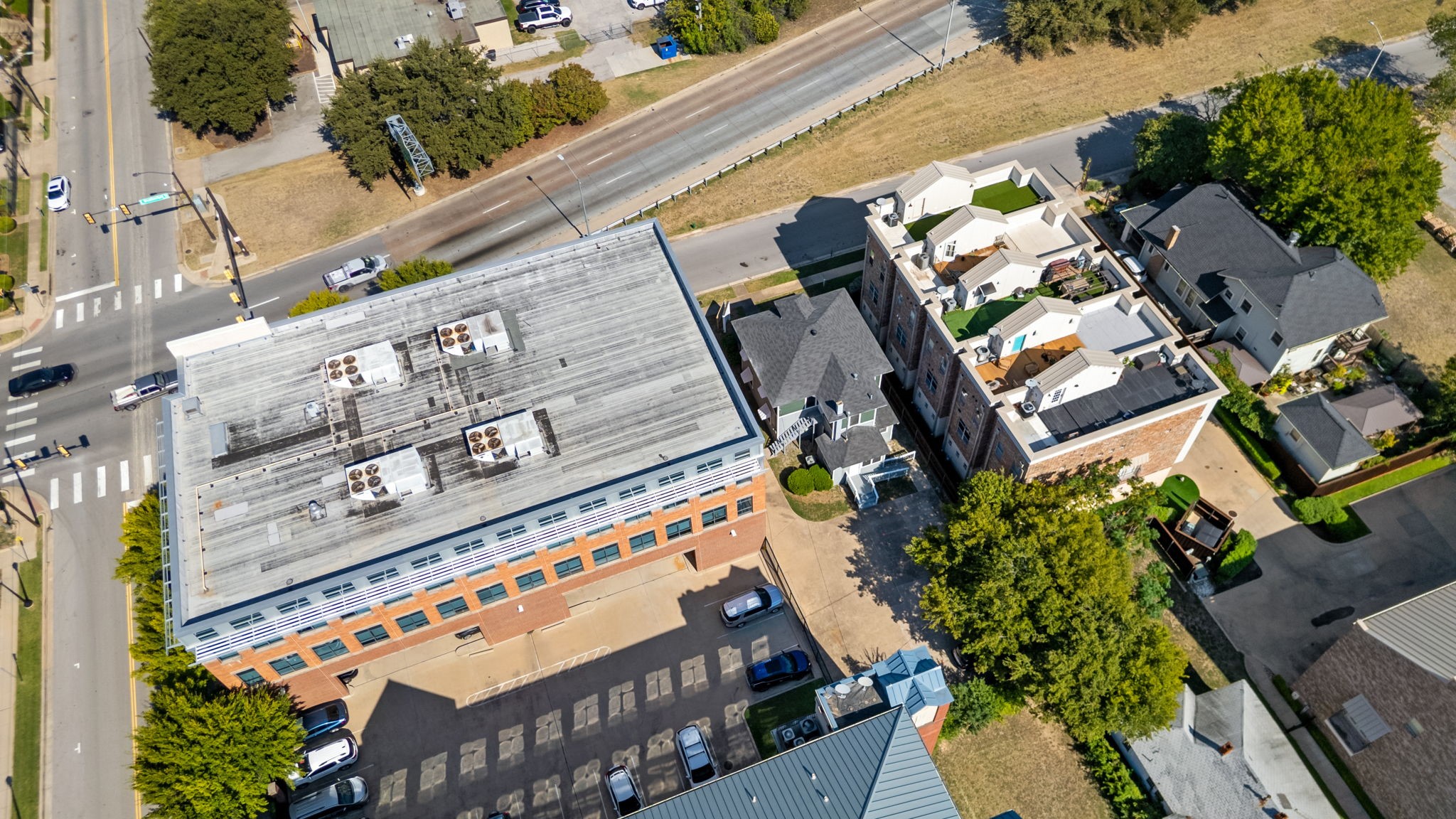 610 E Weatherford Street