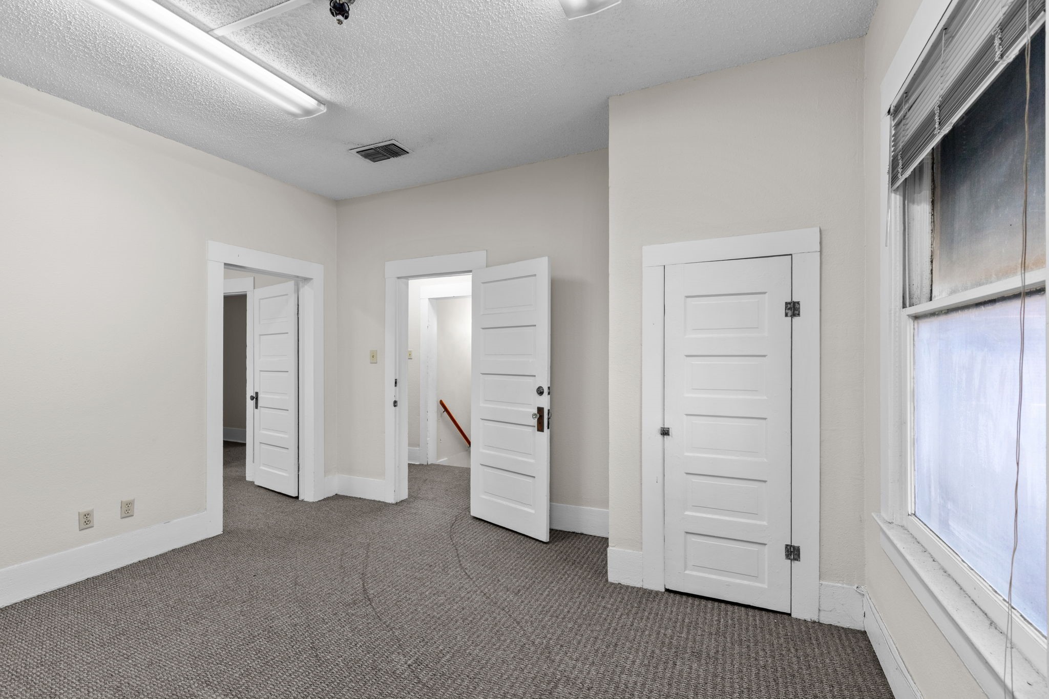 610 E Weatherford Street