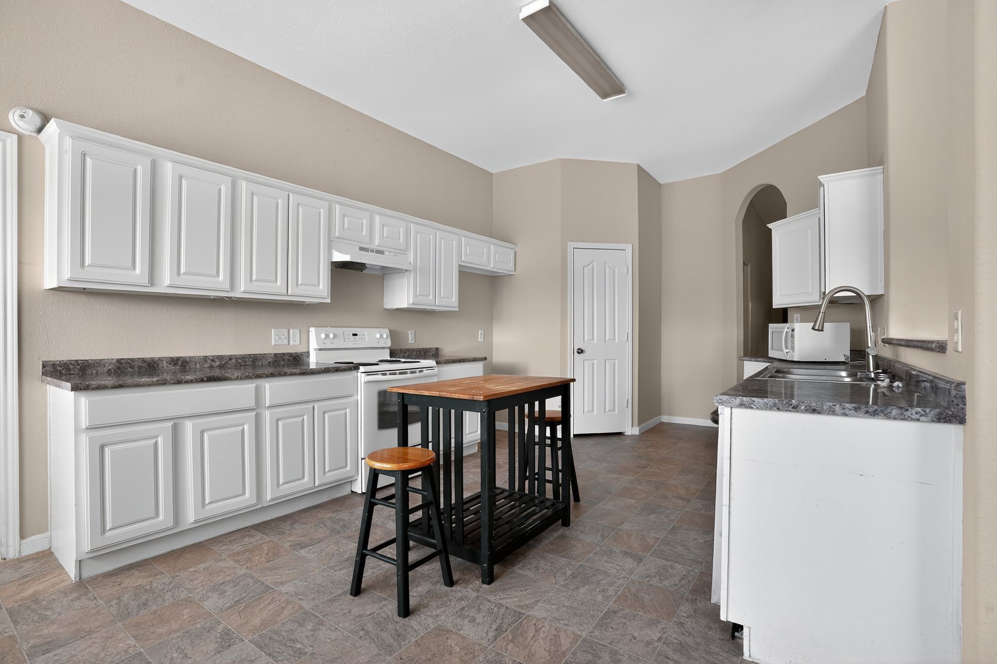 12040 Maverick Drive