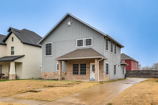 3233 Washington Street