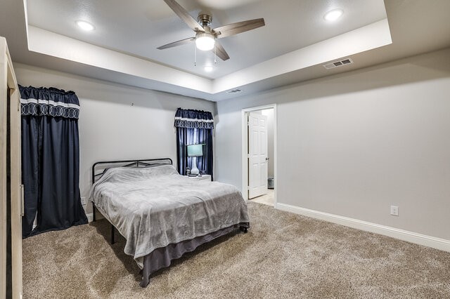 3233 Washington Street