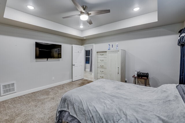 3233 Washington Street