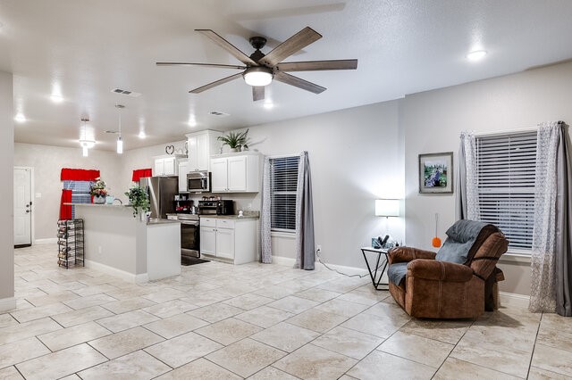 3233 Washington Street