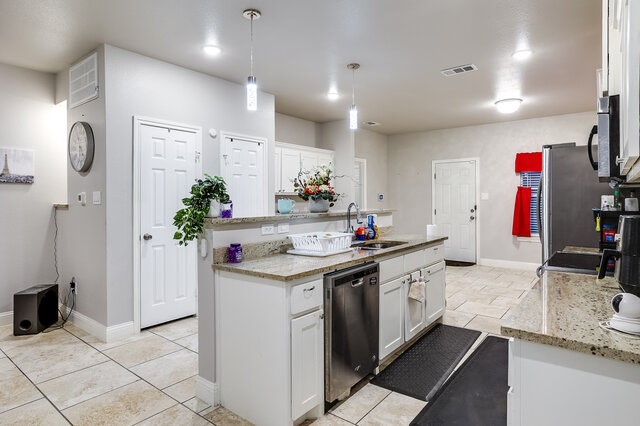 3233 Washington Street