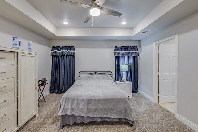 3233 Washington Street