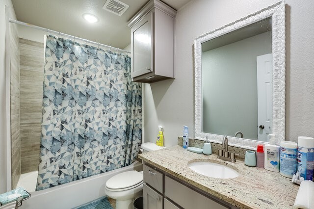 3233 Washington Street