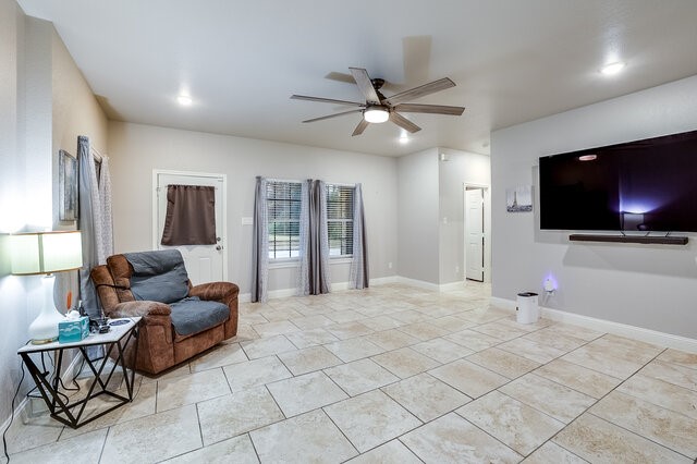 3233 Washington Street