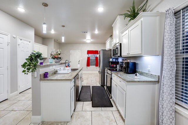 3233 Washington Street