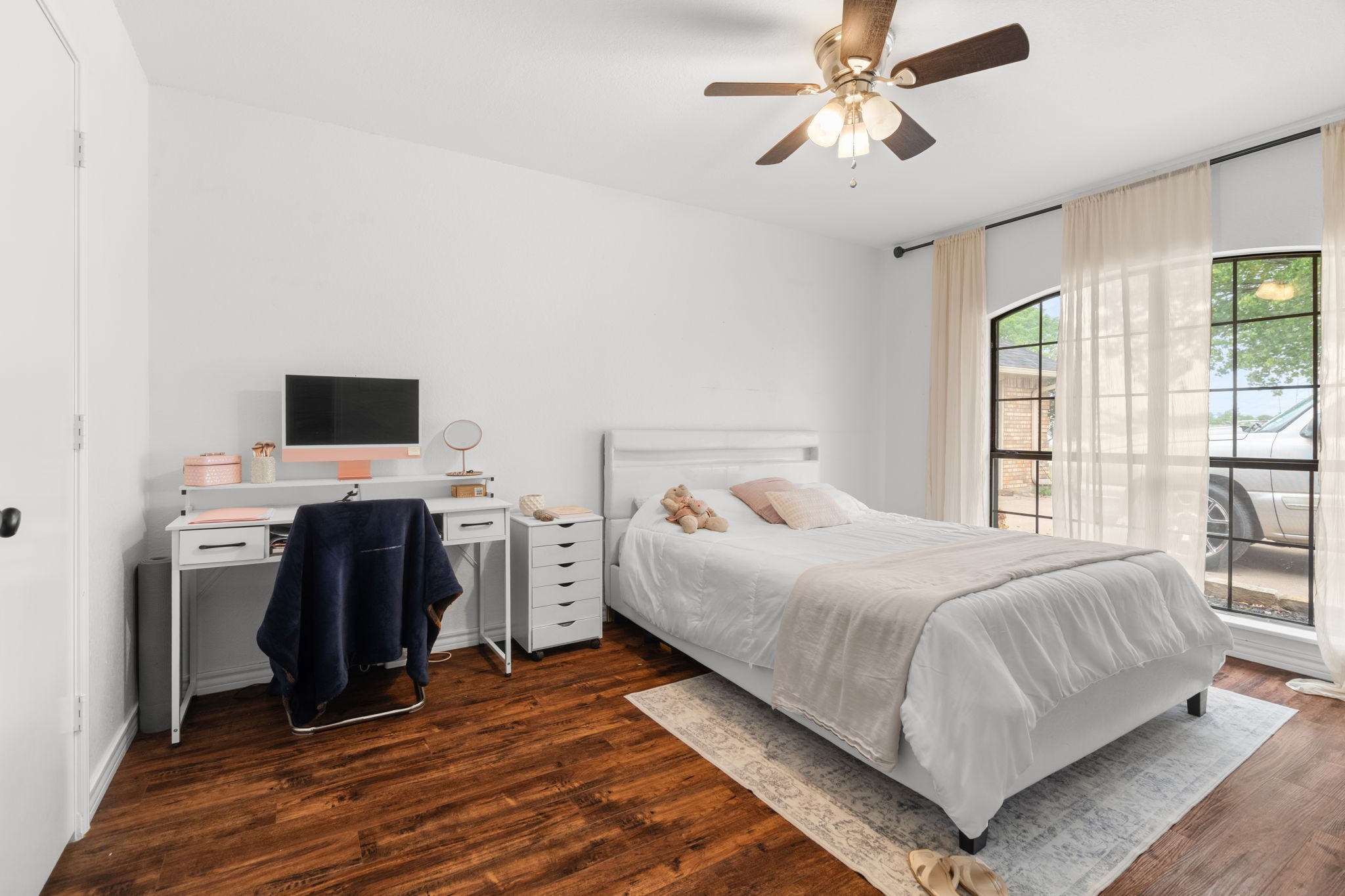 4200 Jennifer Lane