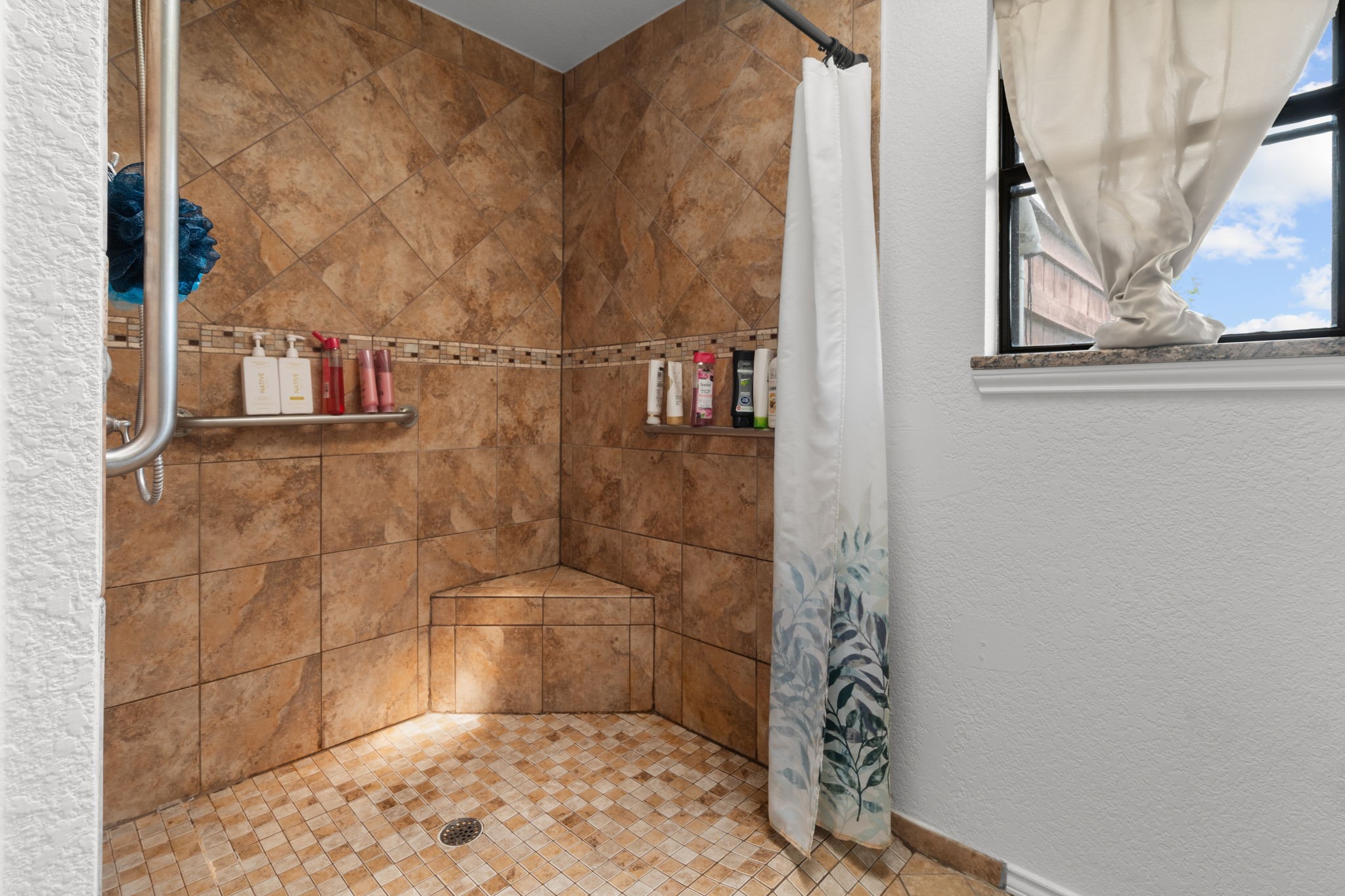 4200 Jennifer Lane