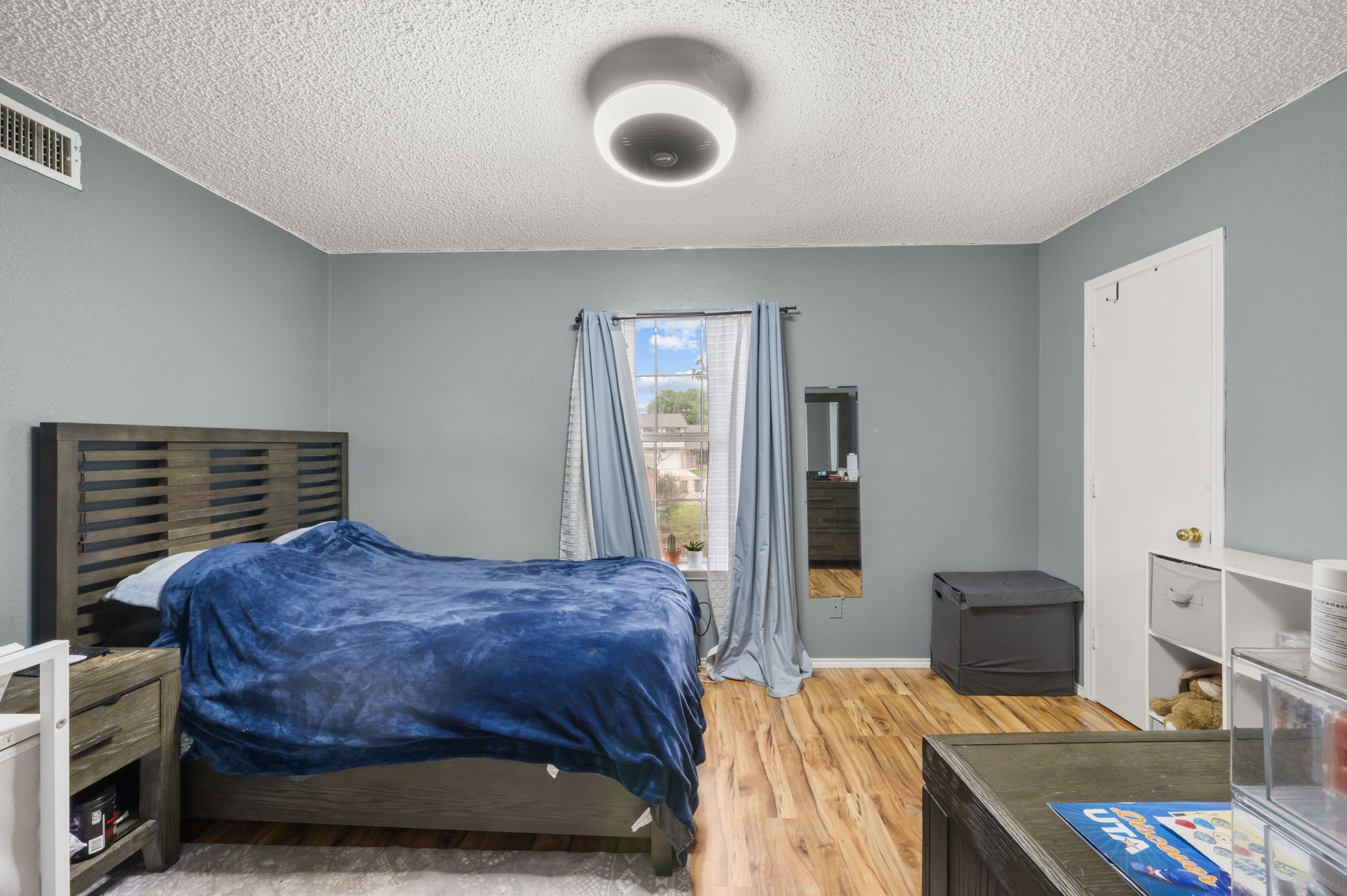 916 Danforth Place