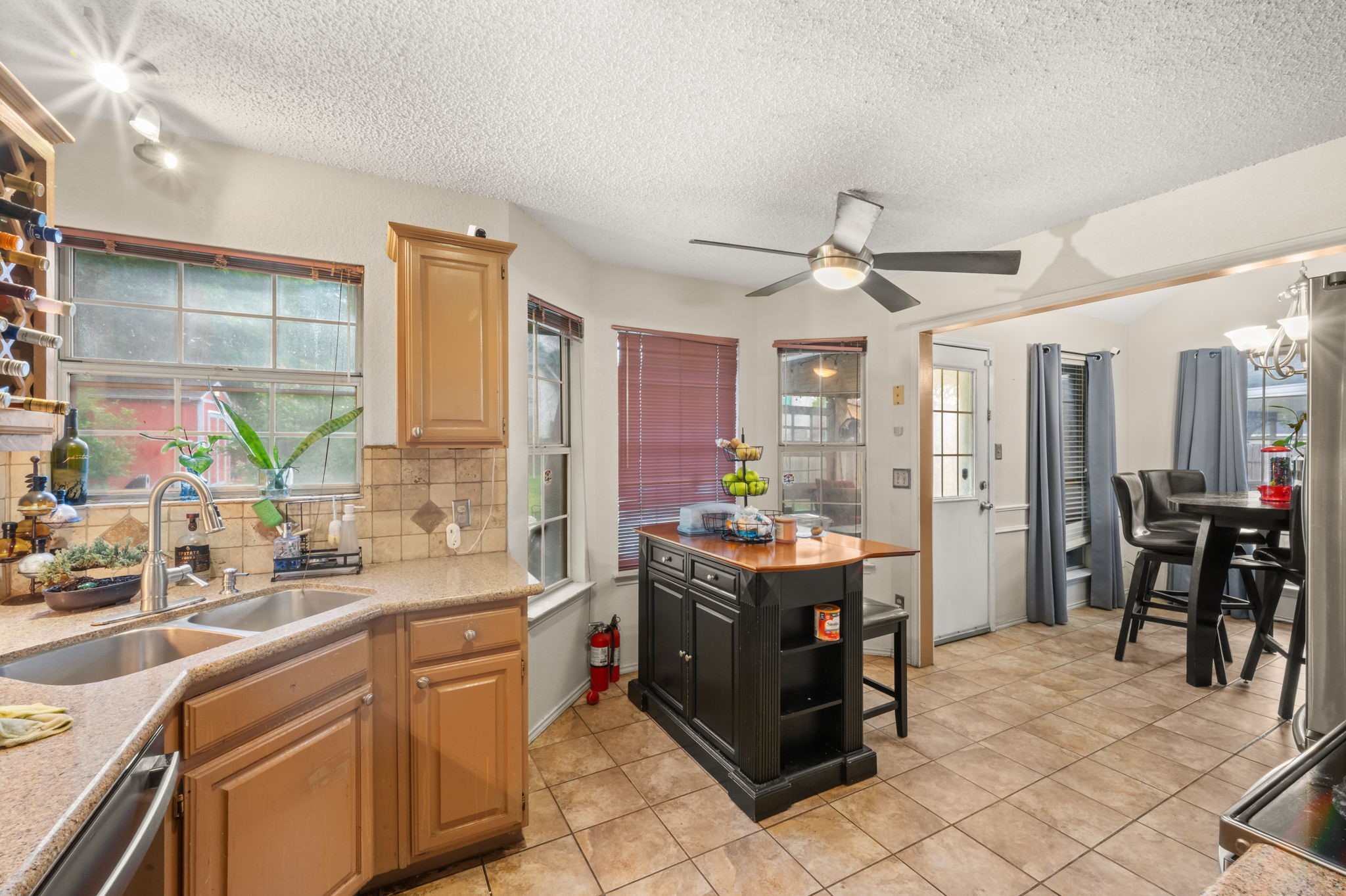 916 Danforth Place