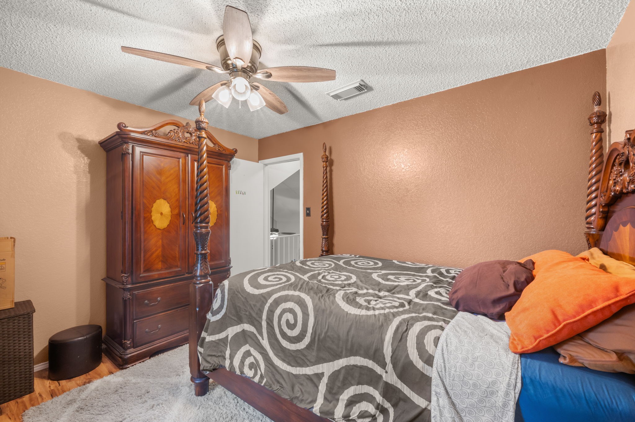 916 Danforth Place