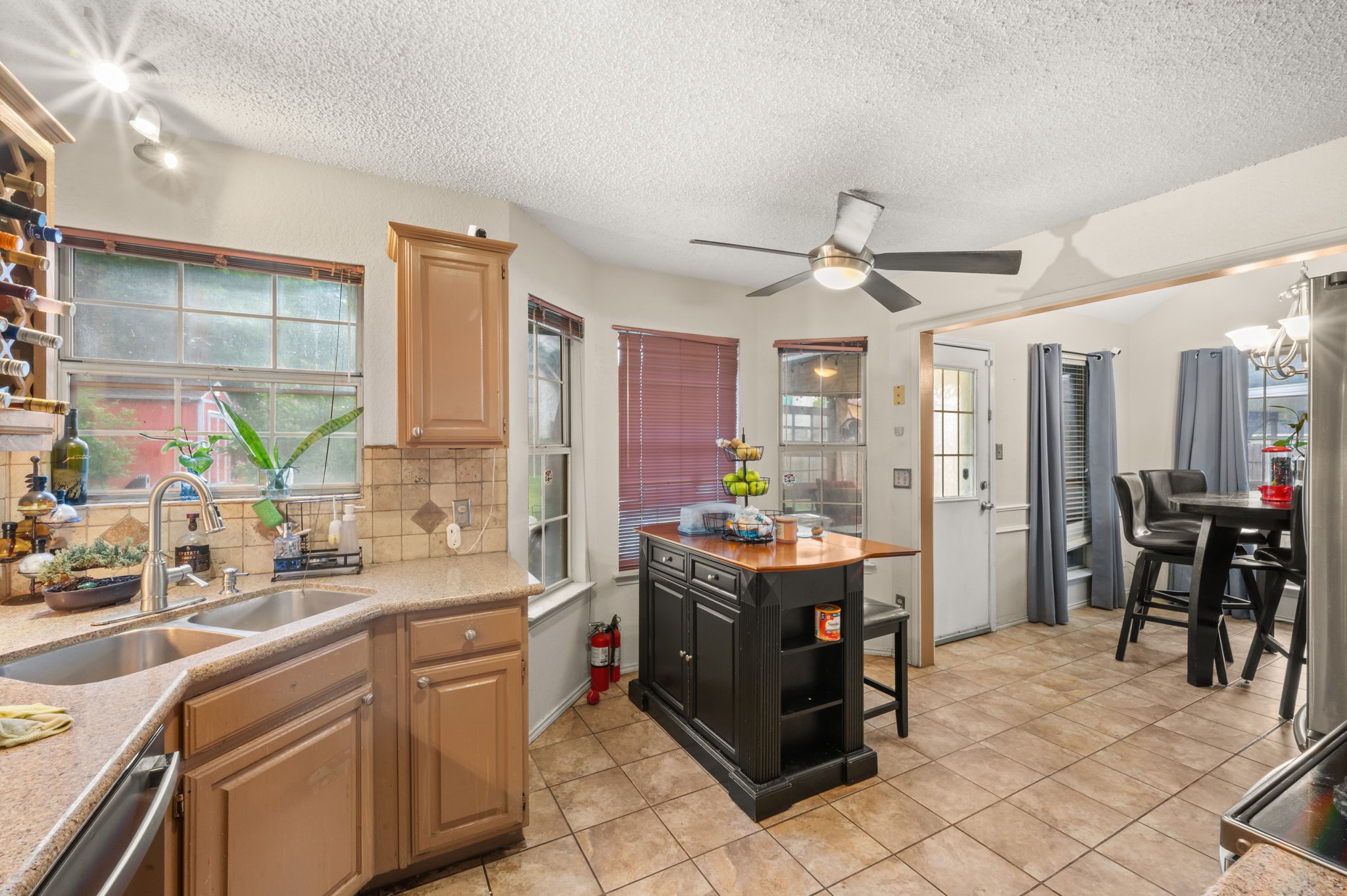 916 Danforth Place