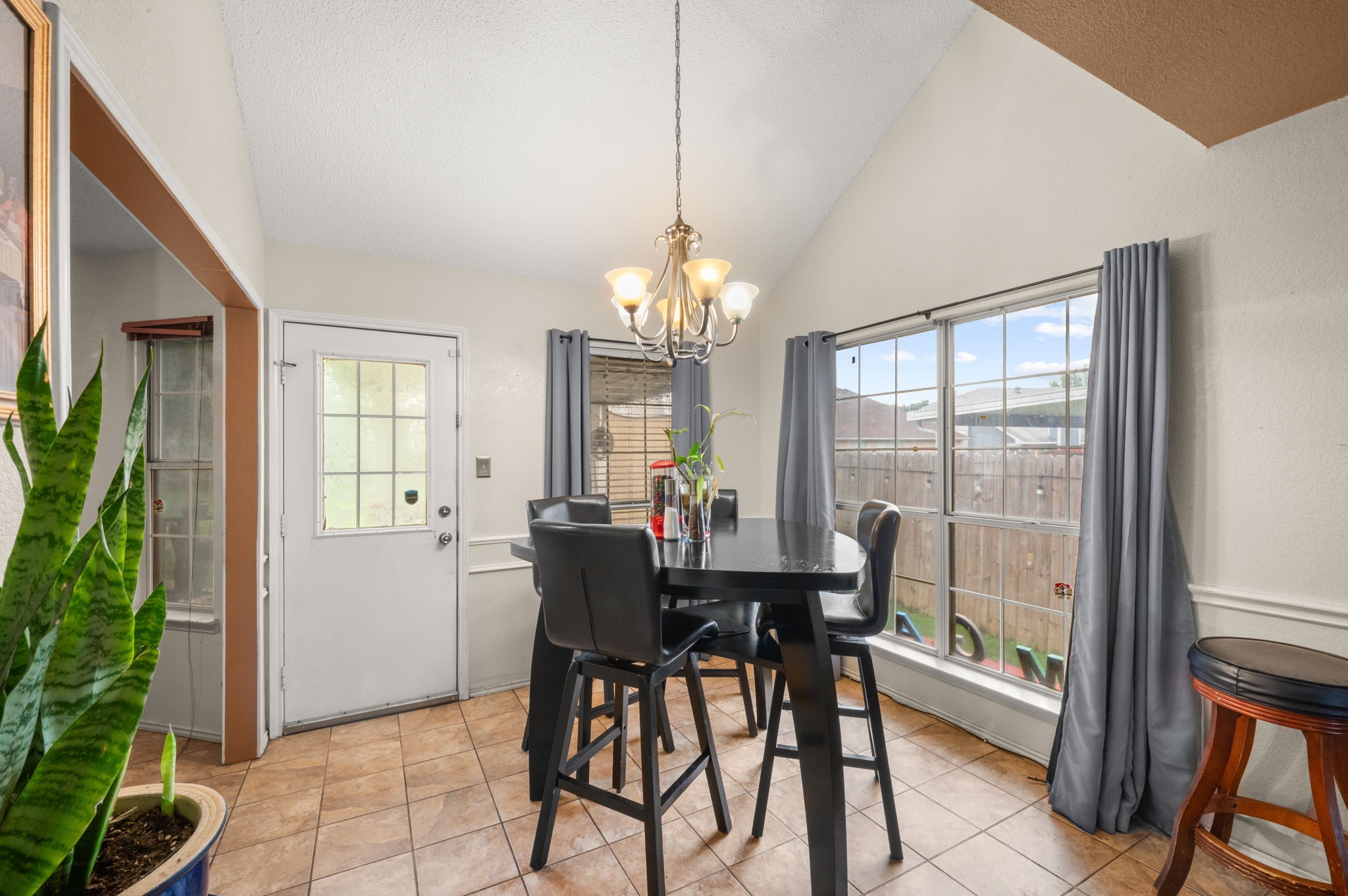 916 Danforth Place
