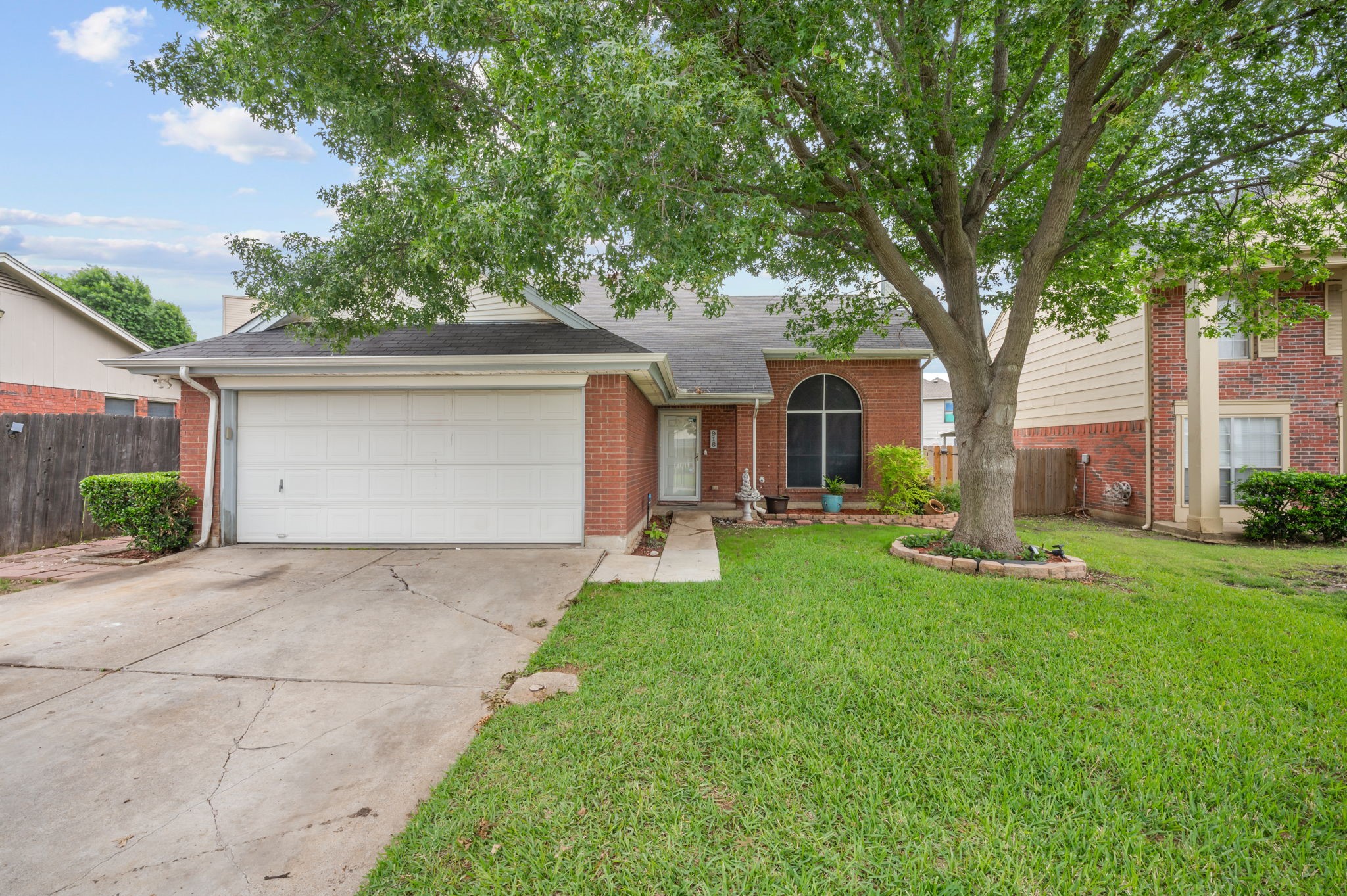 916 Danforth Place
