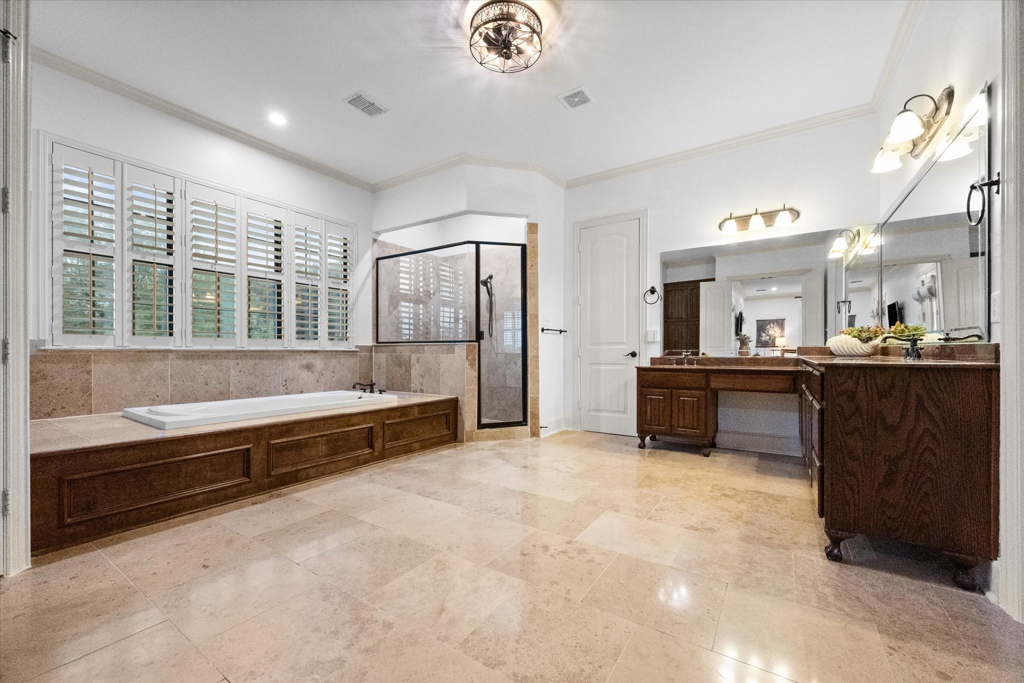 8924 Waterchase Circle