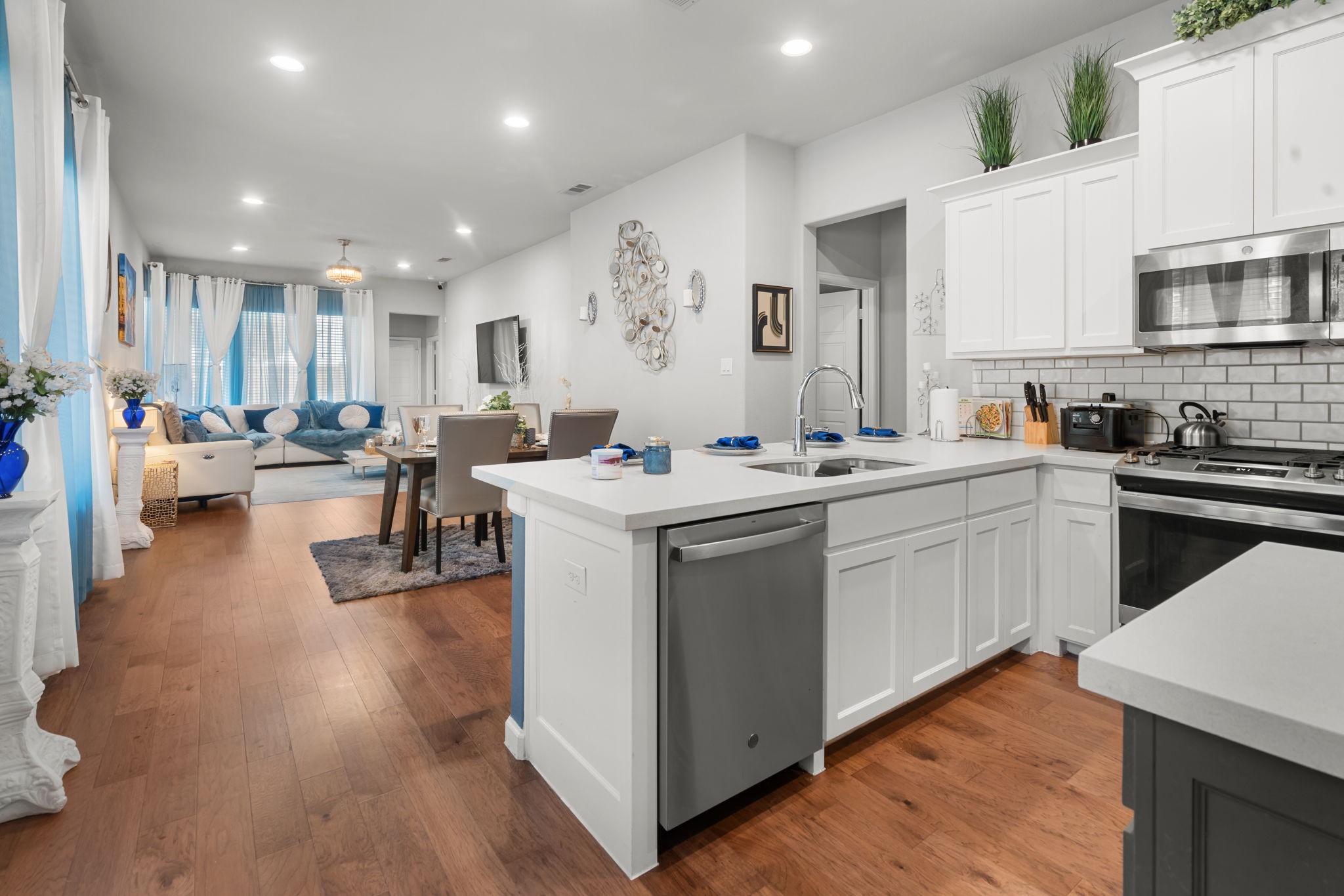 2206 Rothbury Drive
