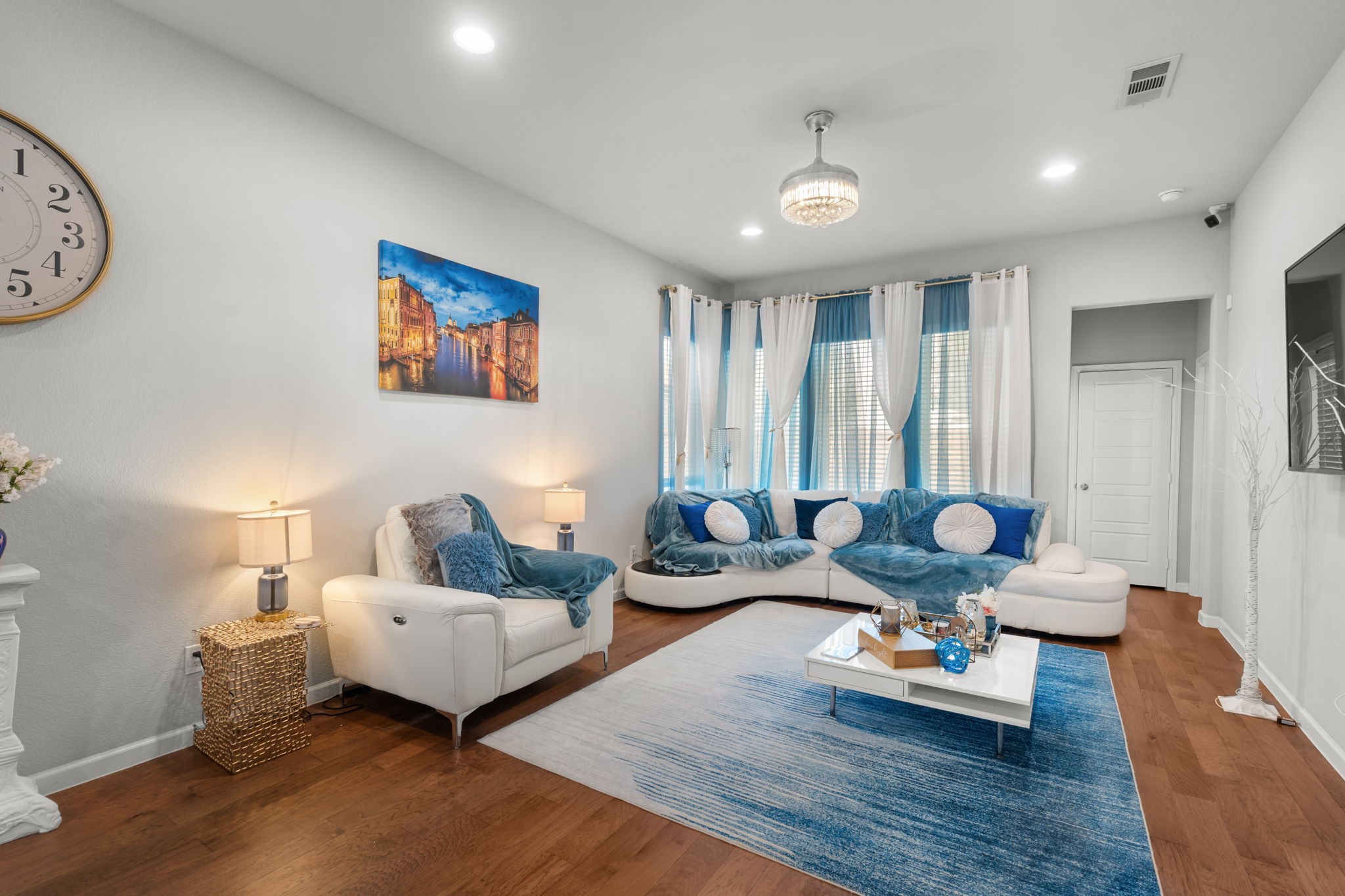2206 Rothbury Drive