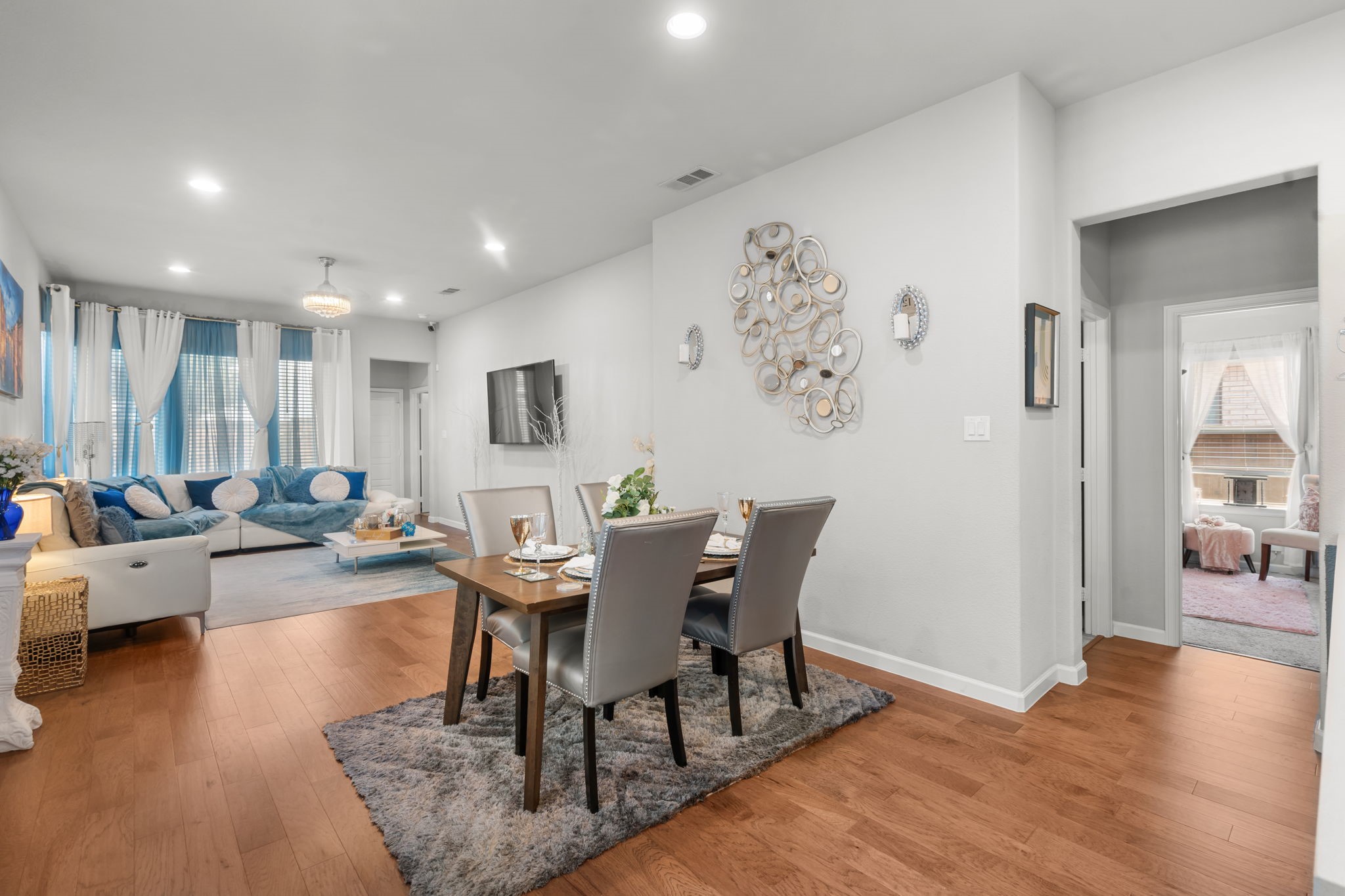 2206 Rothbury Drive