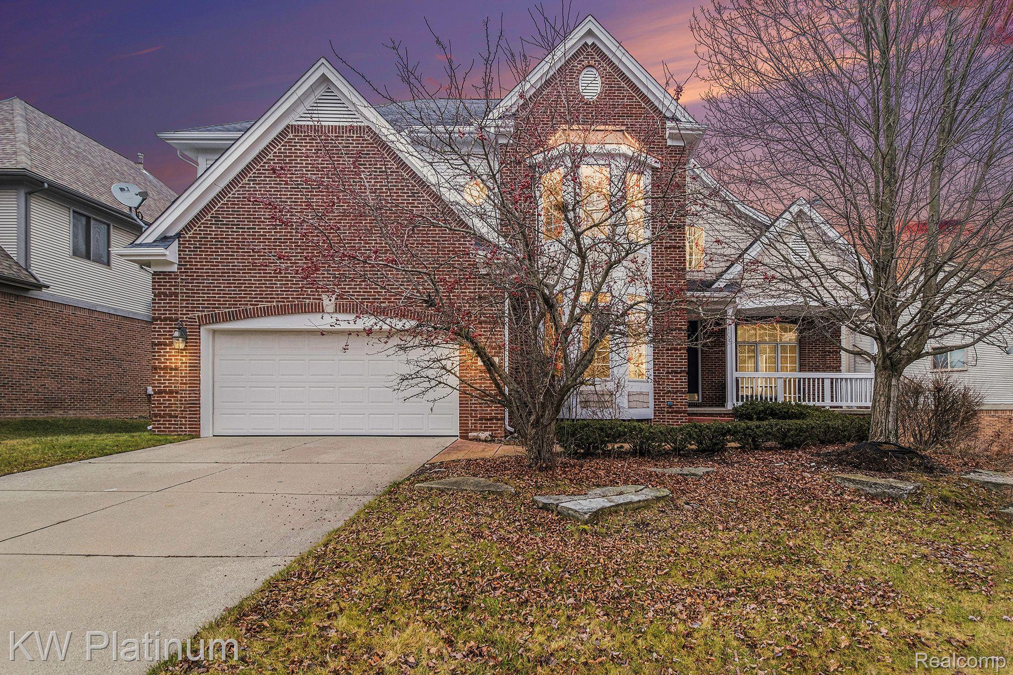 1215 PUTNAM Circle