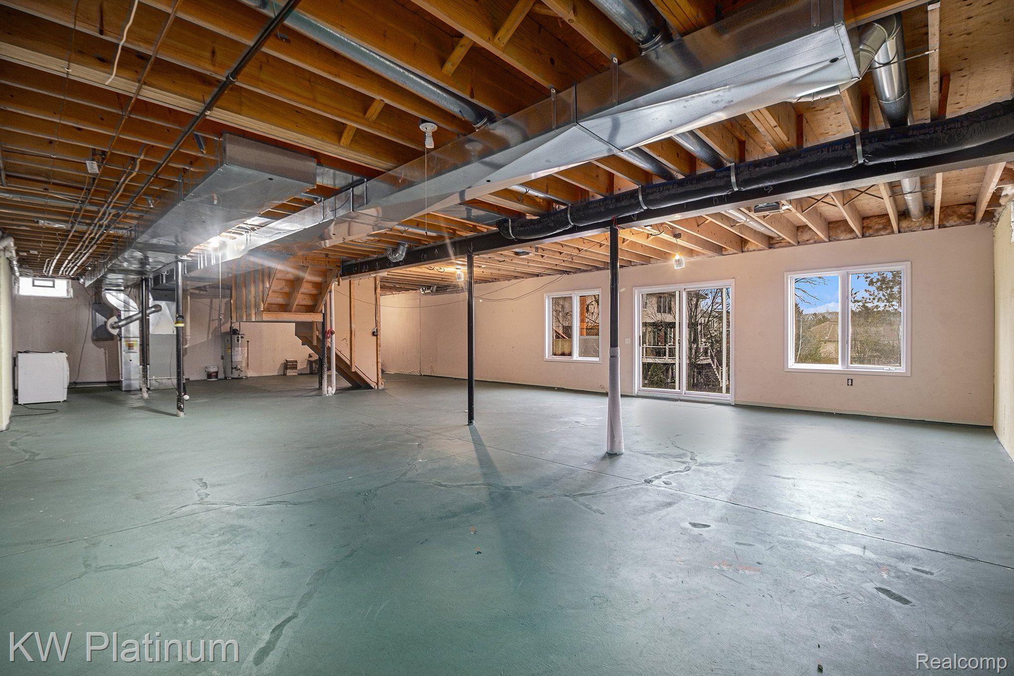 1215 PUTNAM Circle