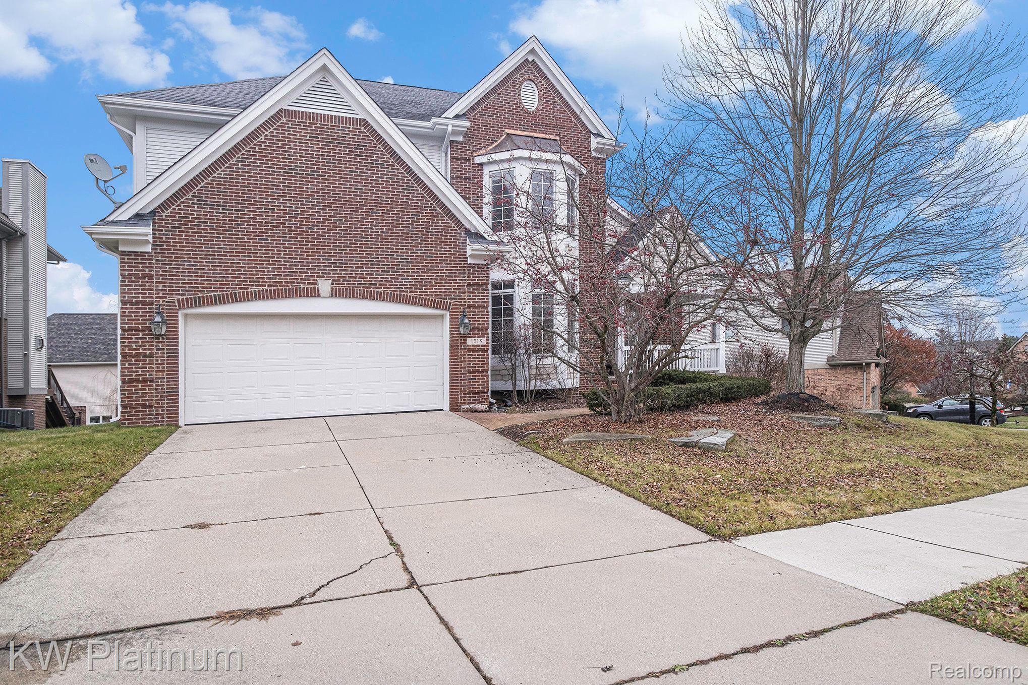 1215 PUTNAM Circle