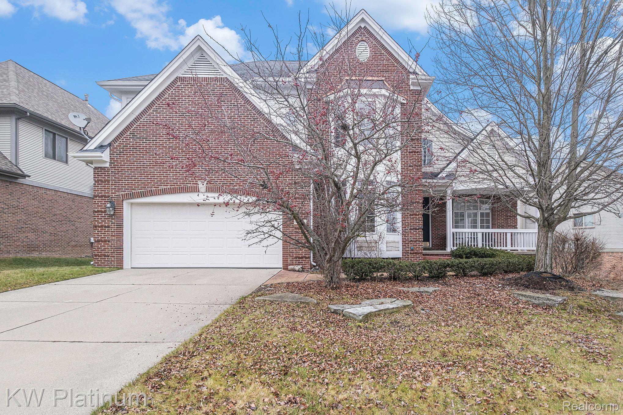 1215 PUTNAM Circle