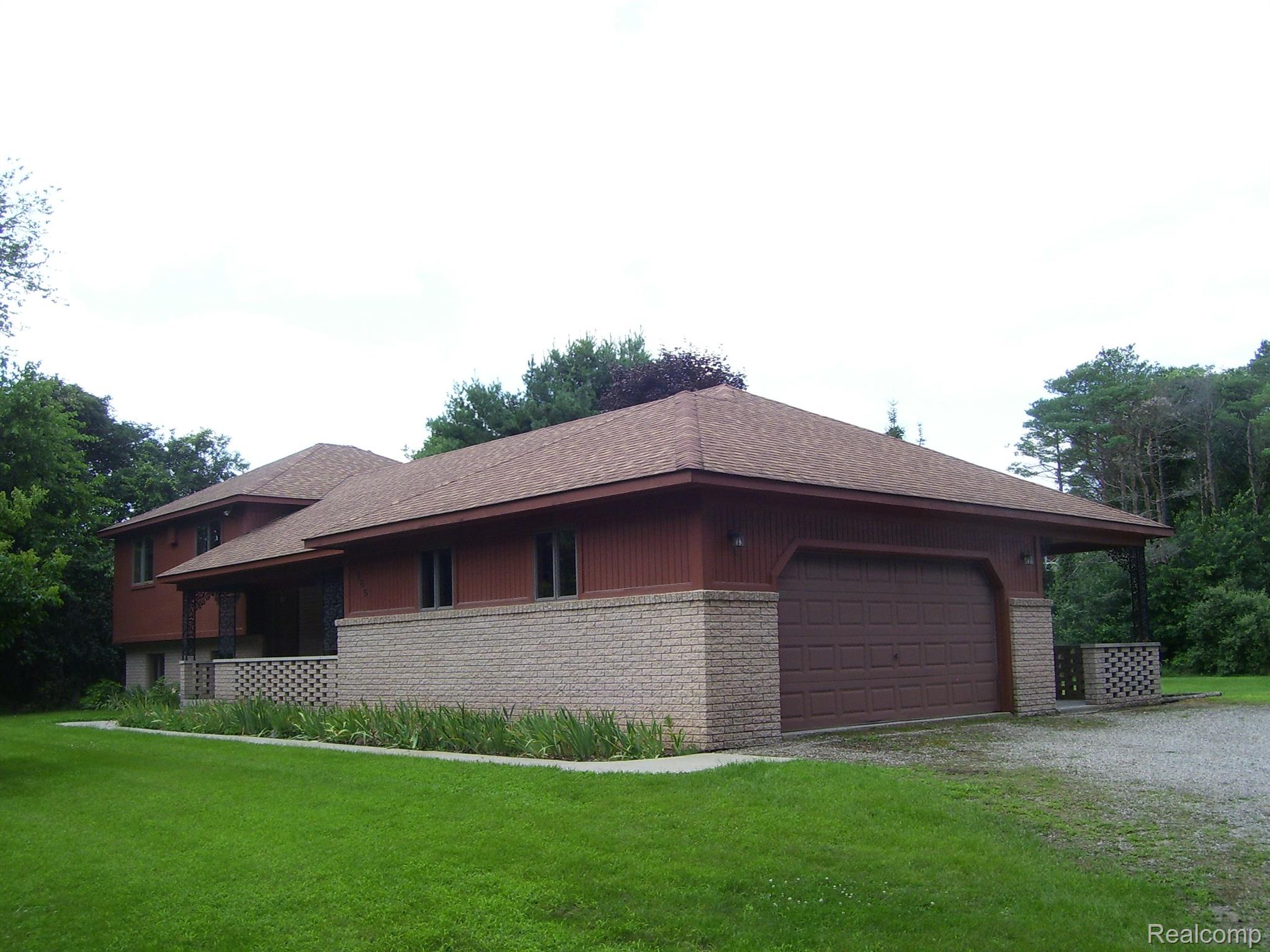 1185 E GUNN Road