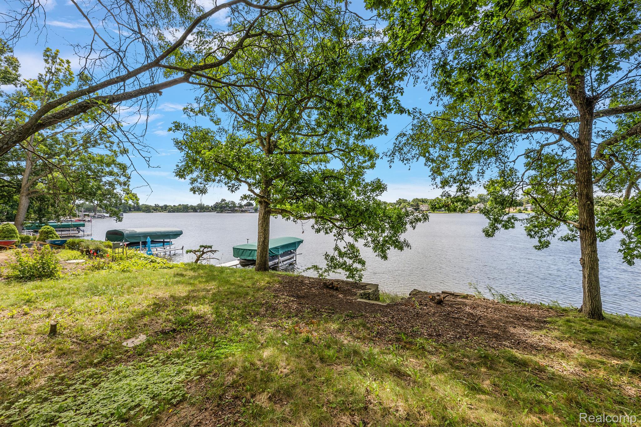 4609 EDGEWOOD Drive