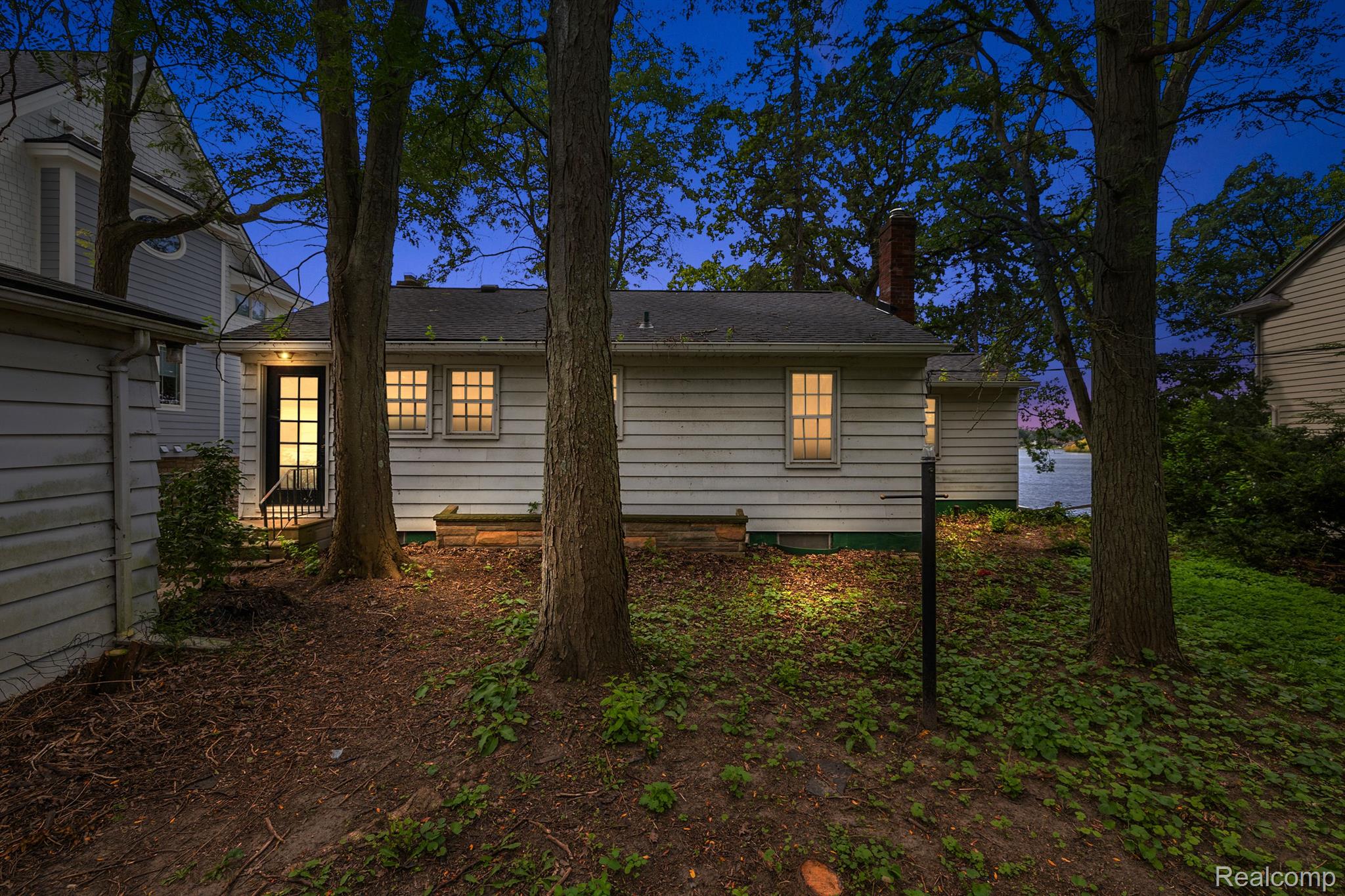 4609 EDGEWOOD Drive