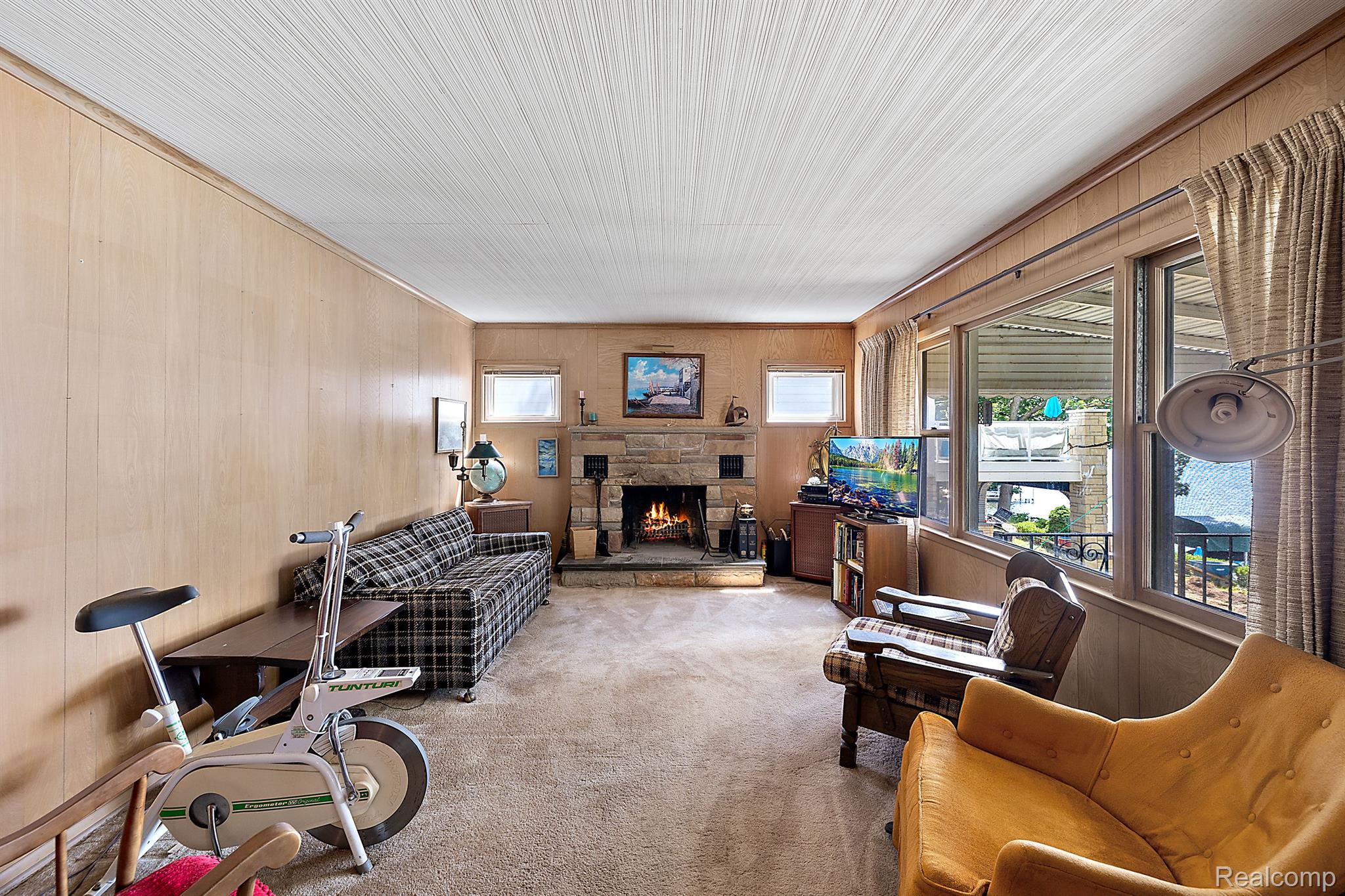 4609 EDGEWOOD Drive