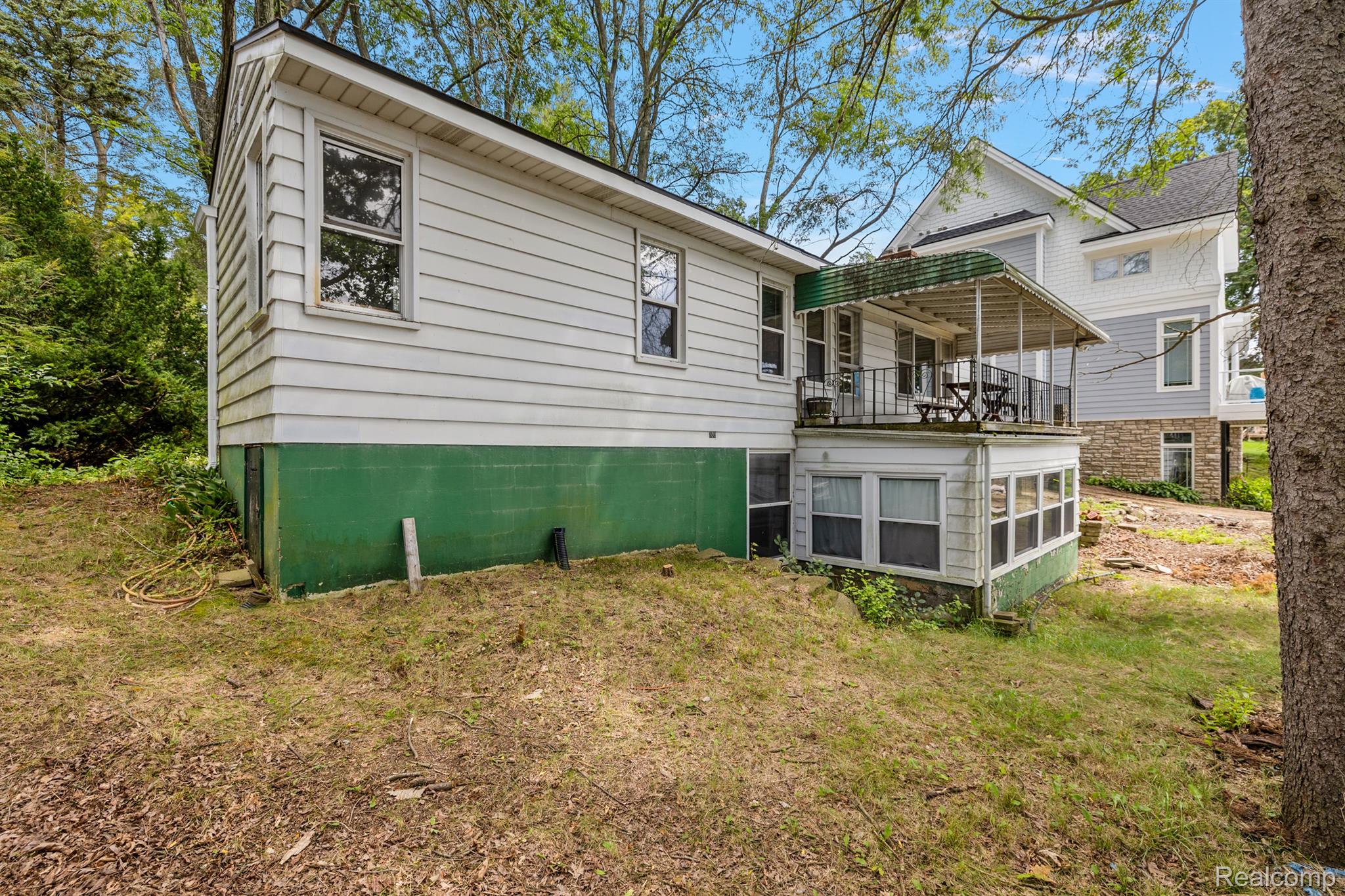 4609 EDGEWOOD Drive