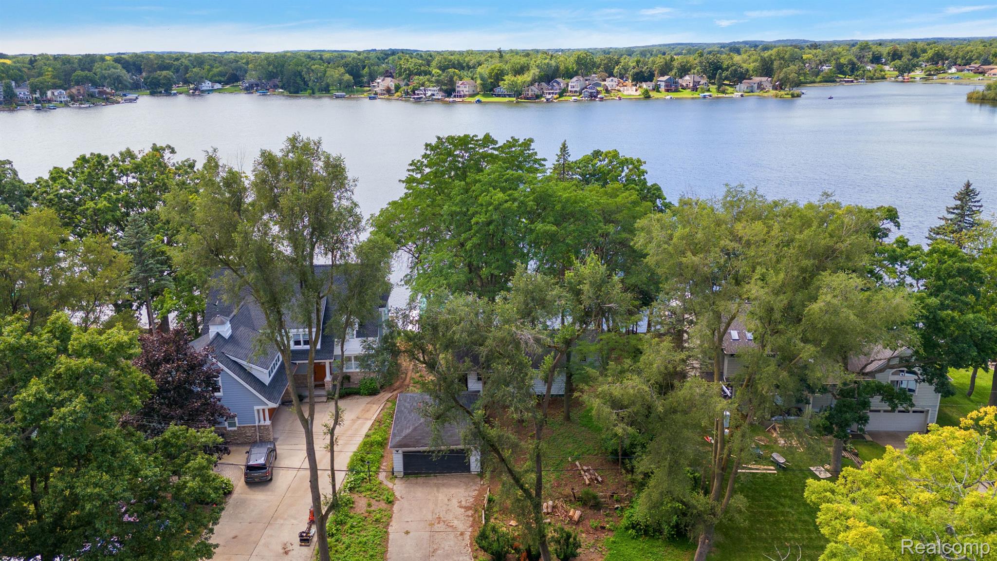 4609 EDGEWOOD Drive