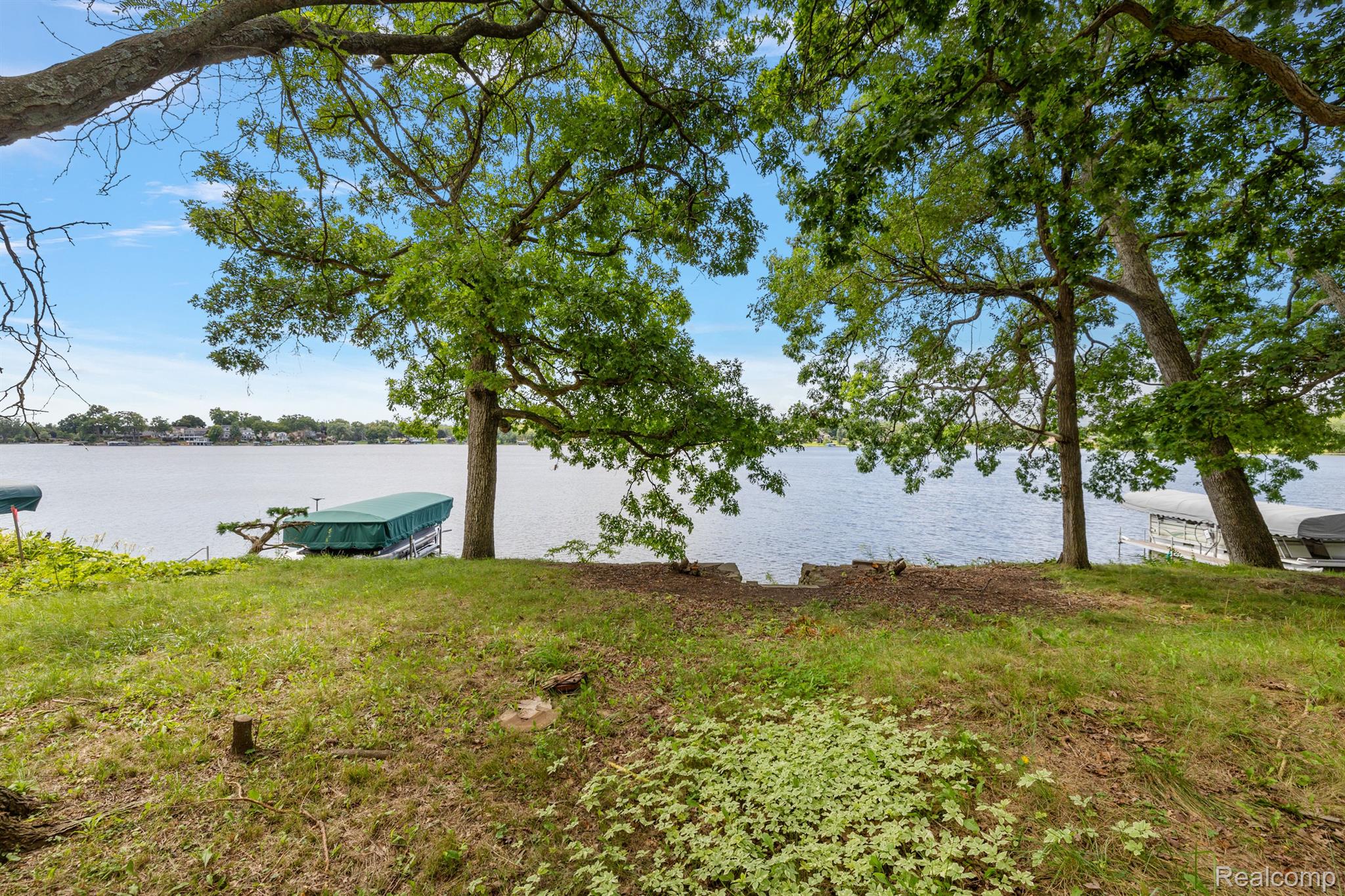 4609 EDGEWOOD Drive