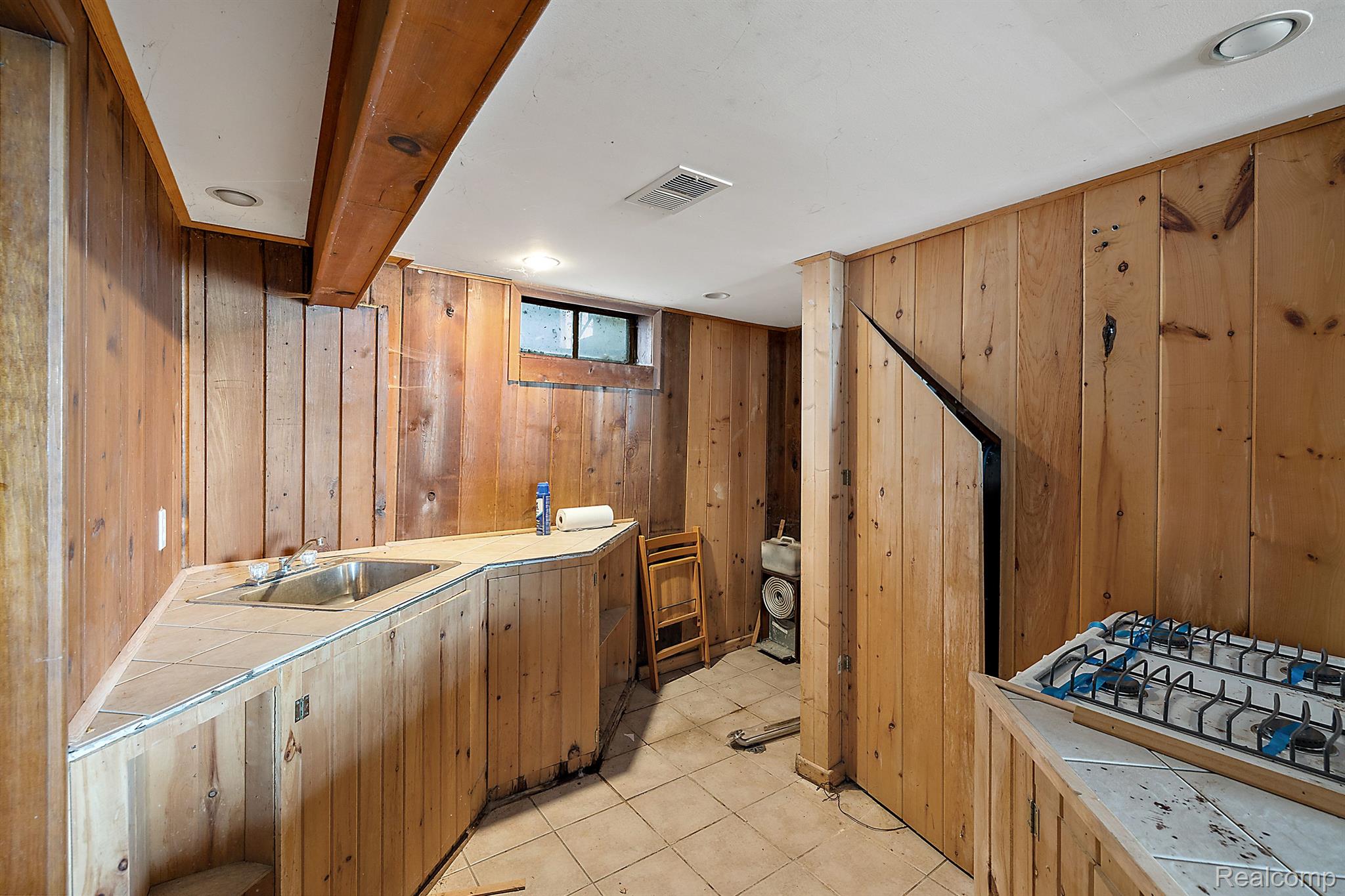 4609 EDGEWOOD Drive