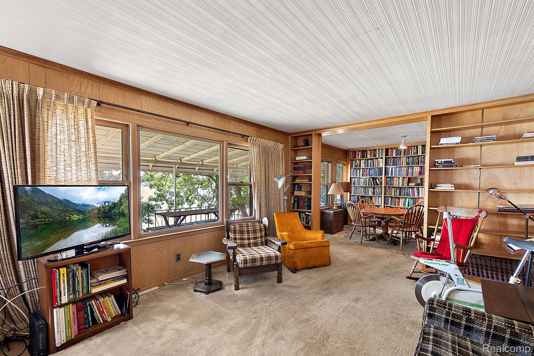 4609 EDGEWOOD Drive