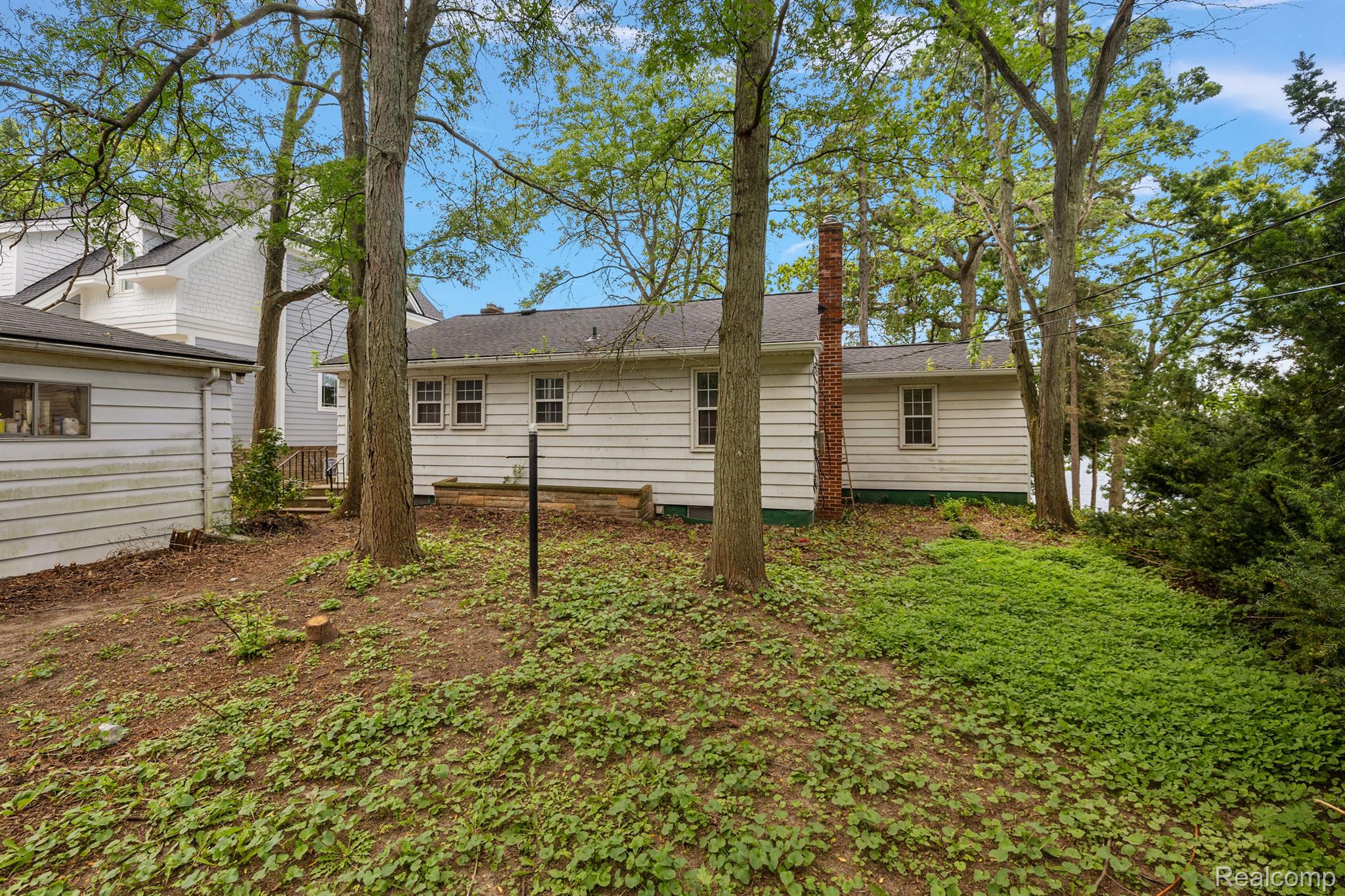 4609 EDGEWOOD Drive