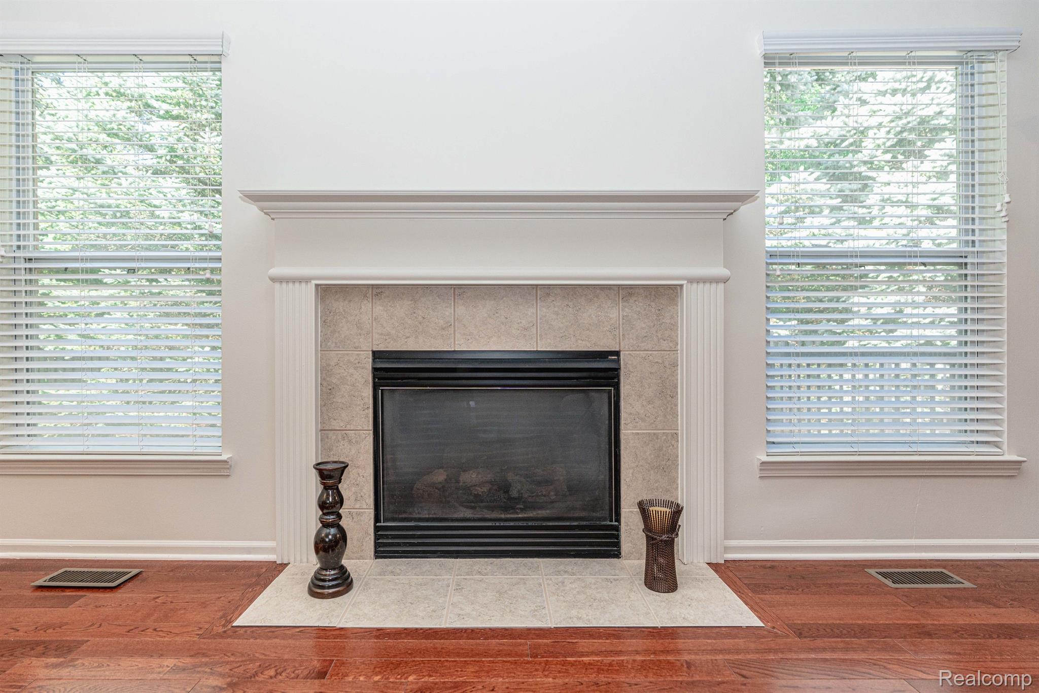 3865 ARBOR Drive