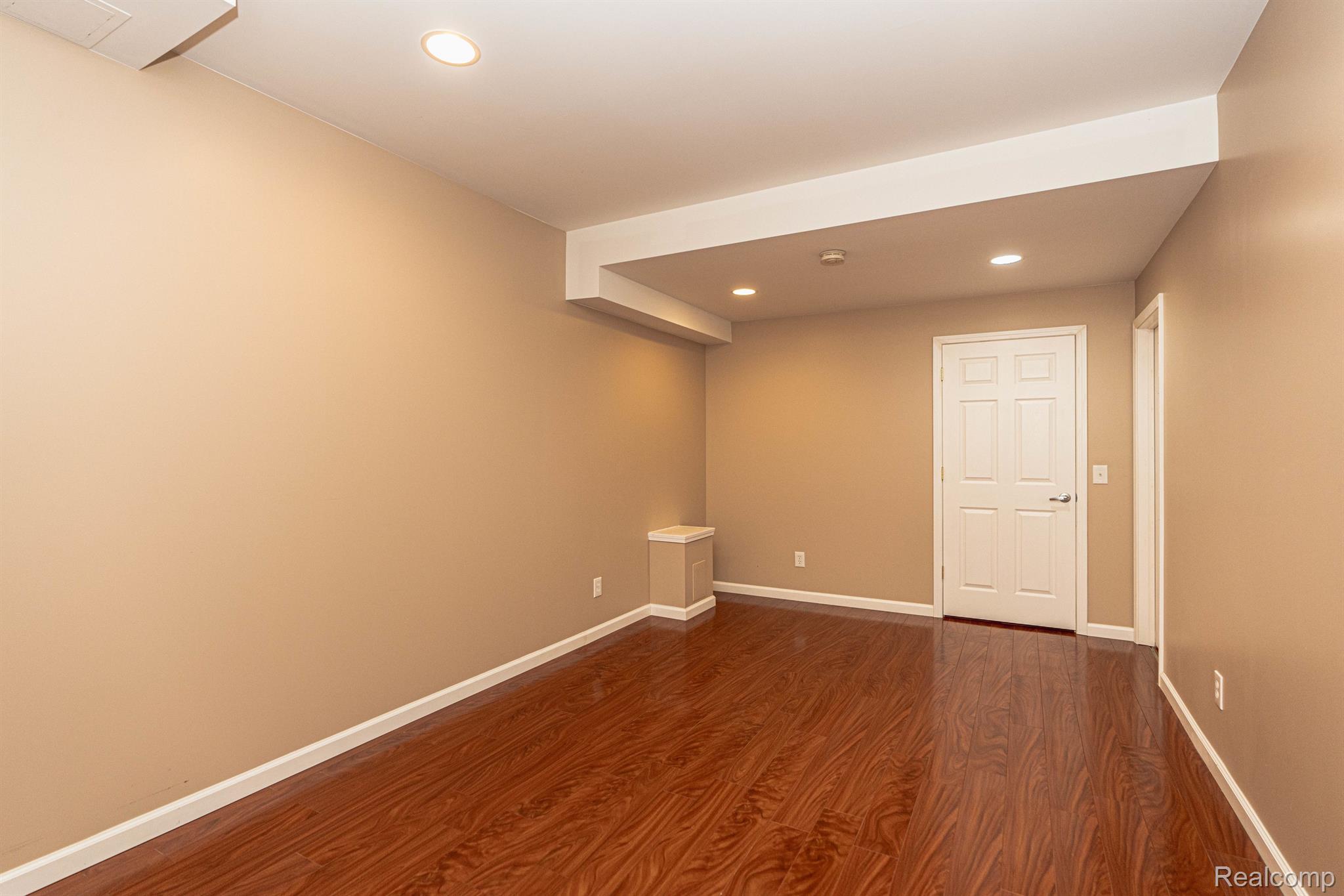 3865 ARBOR Drive
