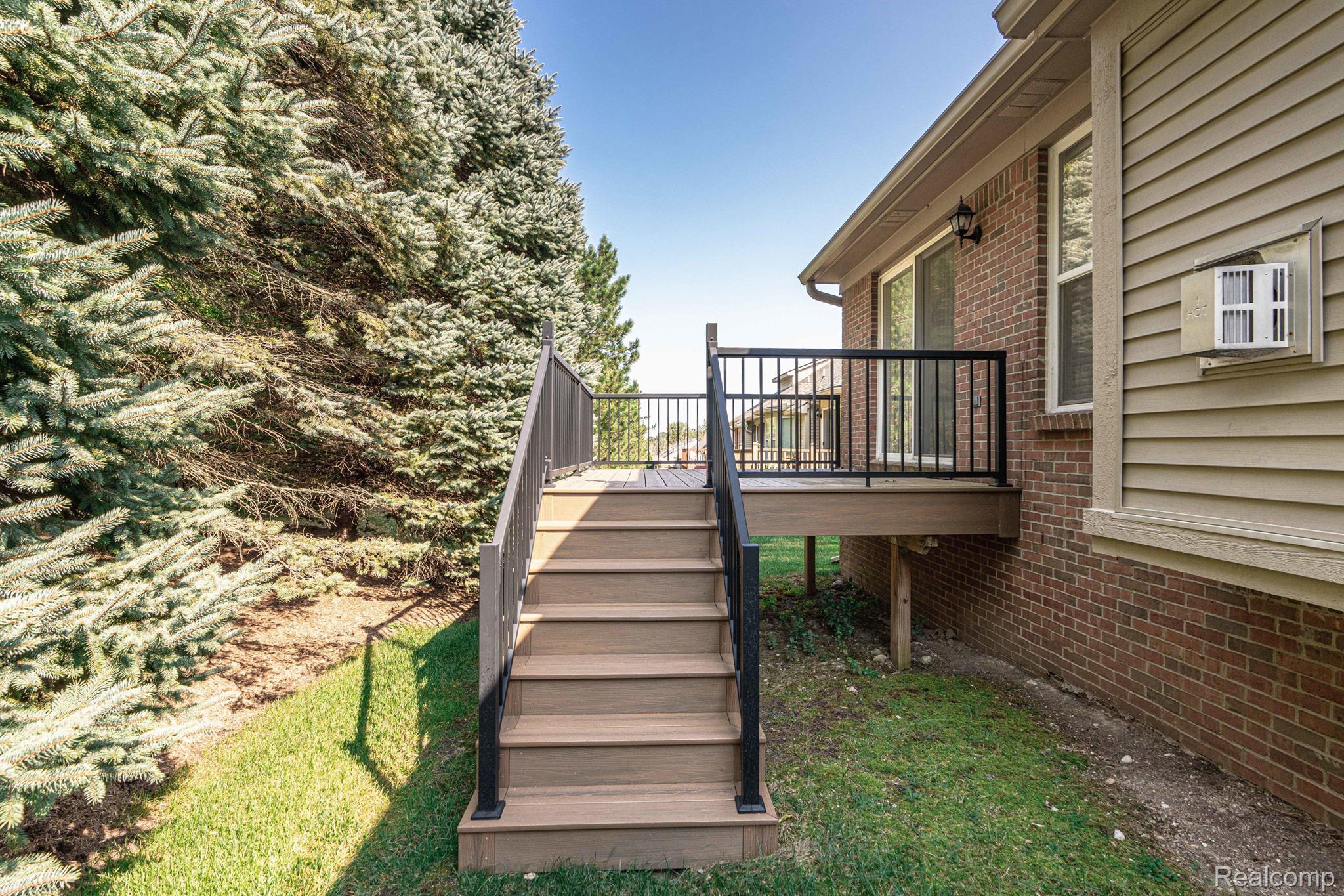 3865 ARBOR Drive