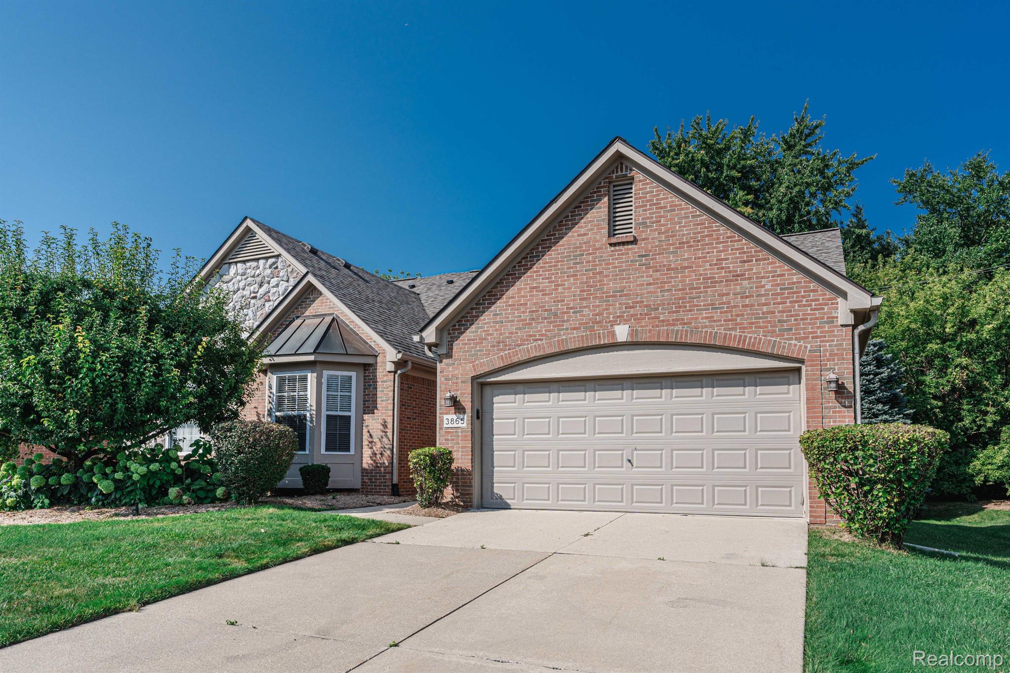 3865 ARBOR Drive