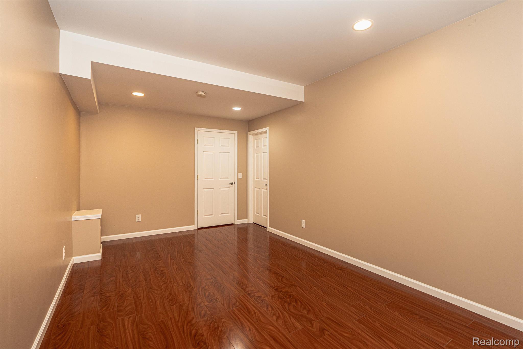 3865 ARBOR Drive
