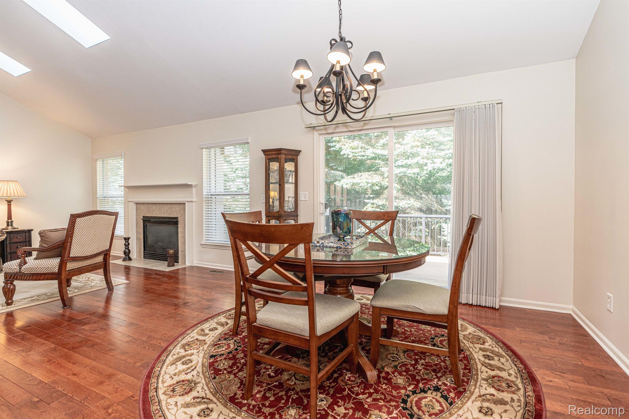 3865 ARBOR Drive
