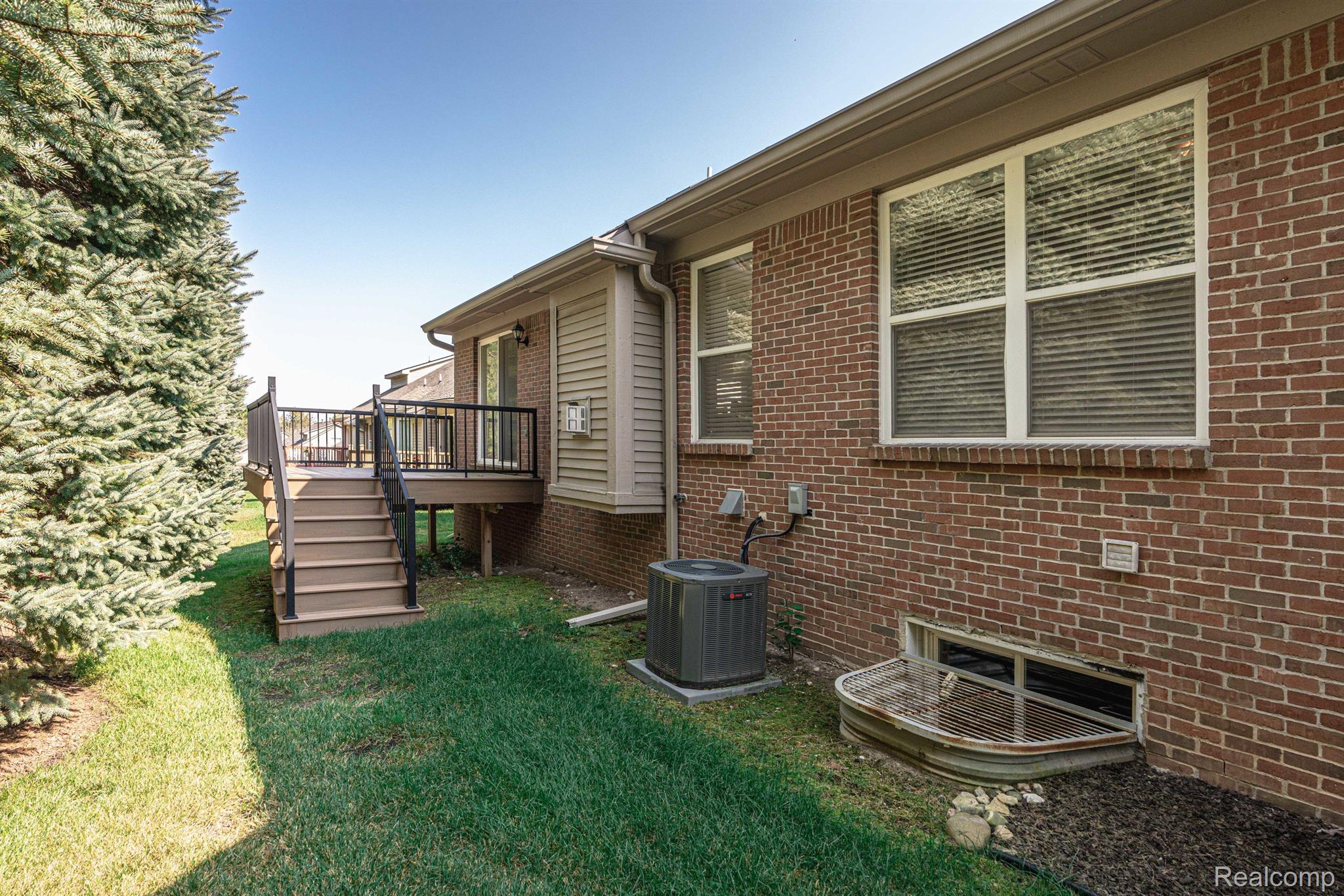 3865 ARBOR Drive