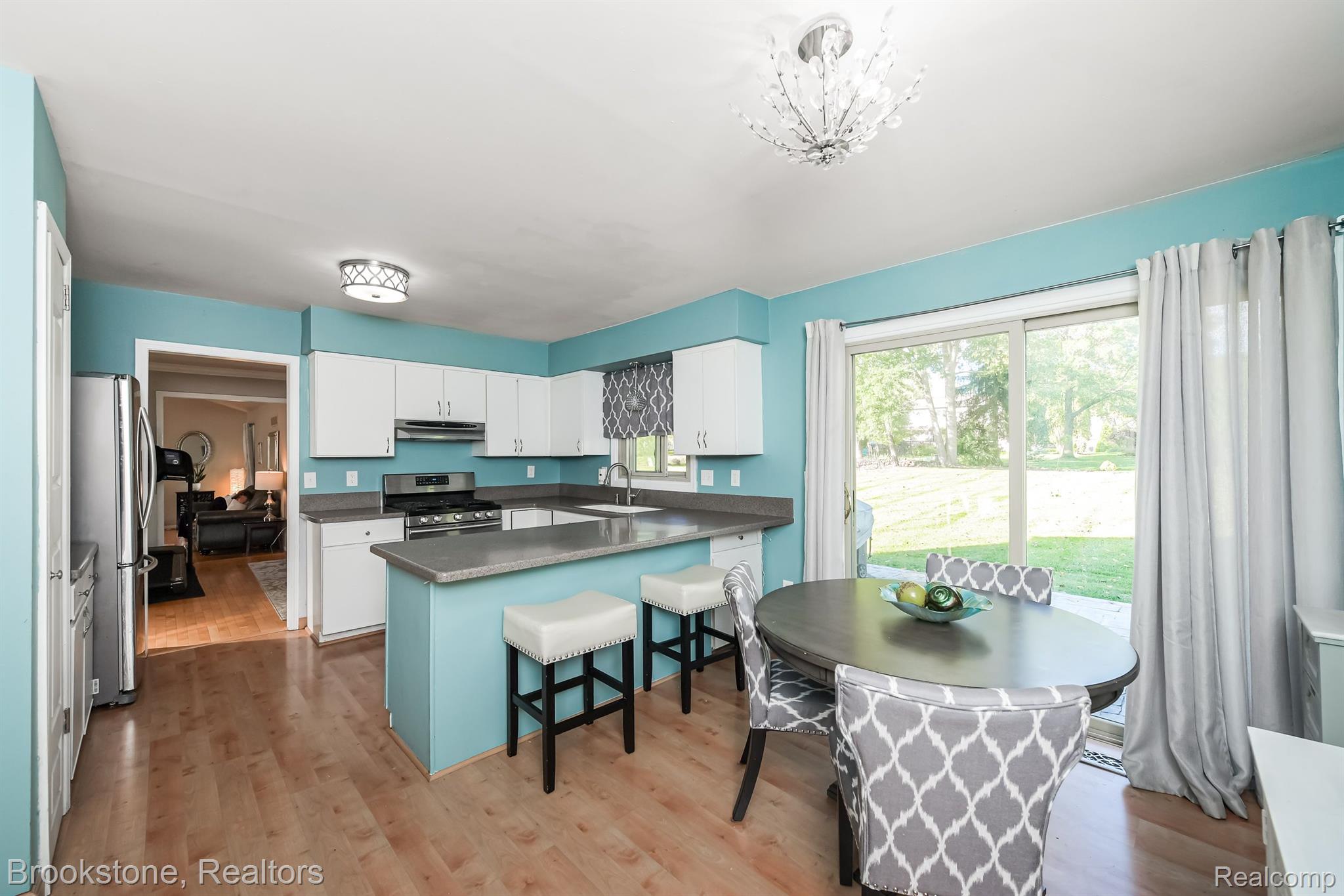 1173 HATHAWAY RISING